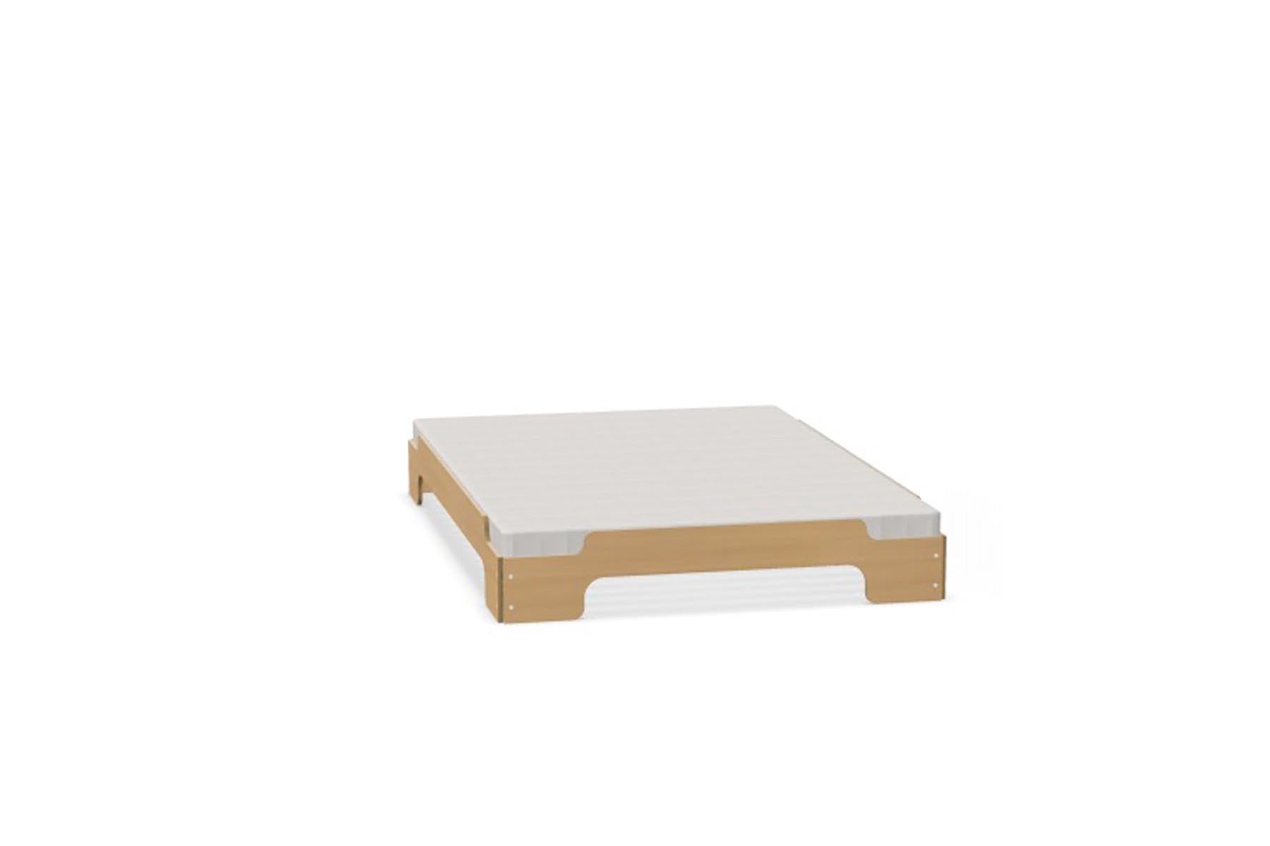 Platzsparende Stapelliege Komfort: Innovatives Design von Müller.