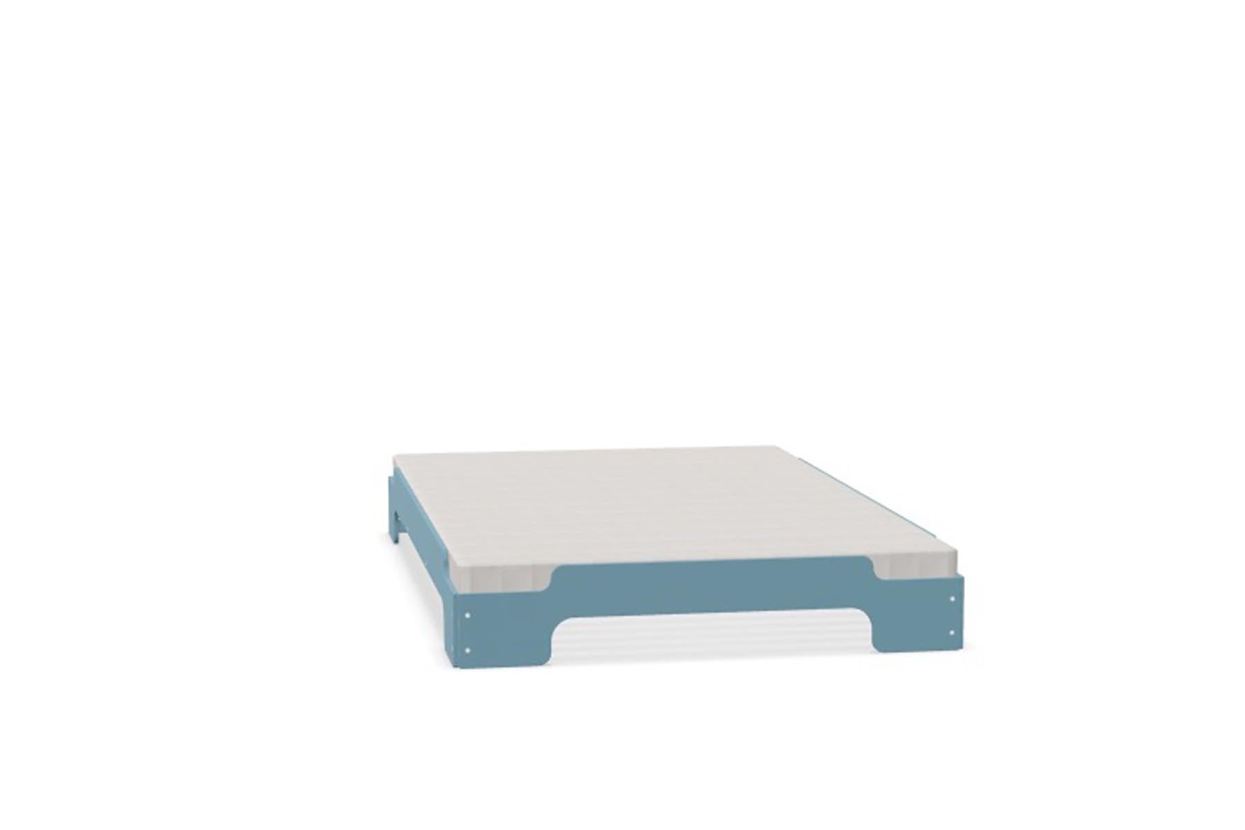 Stapelliege Komfort in Silbertannenblau präsentiert im Onlineshop von KAQTU Design AG. Bett ist von Müller Möbelwerkstätten
