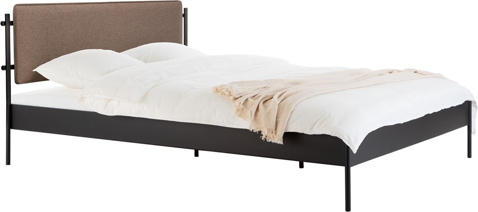Stilvolles Eton Bett Basic mit Kopfteil und Lattenrost von Noo.ma.