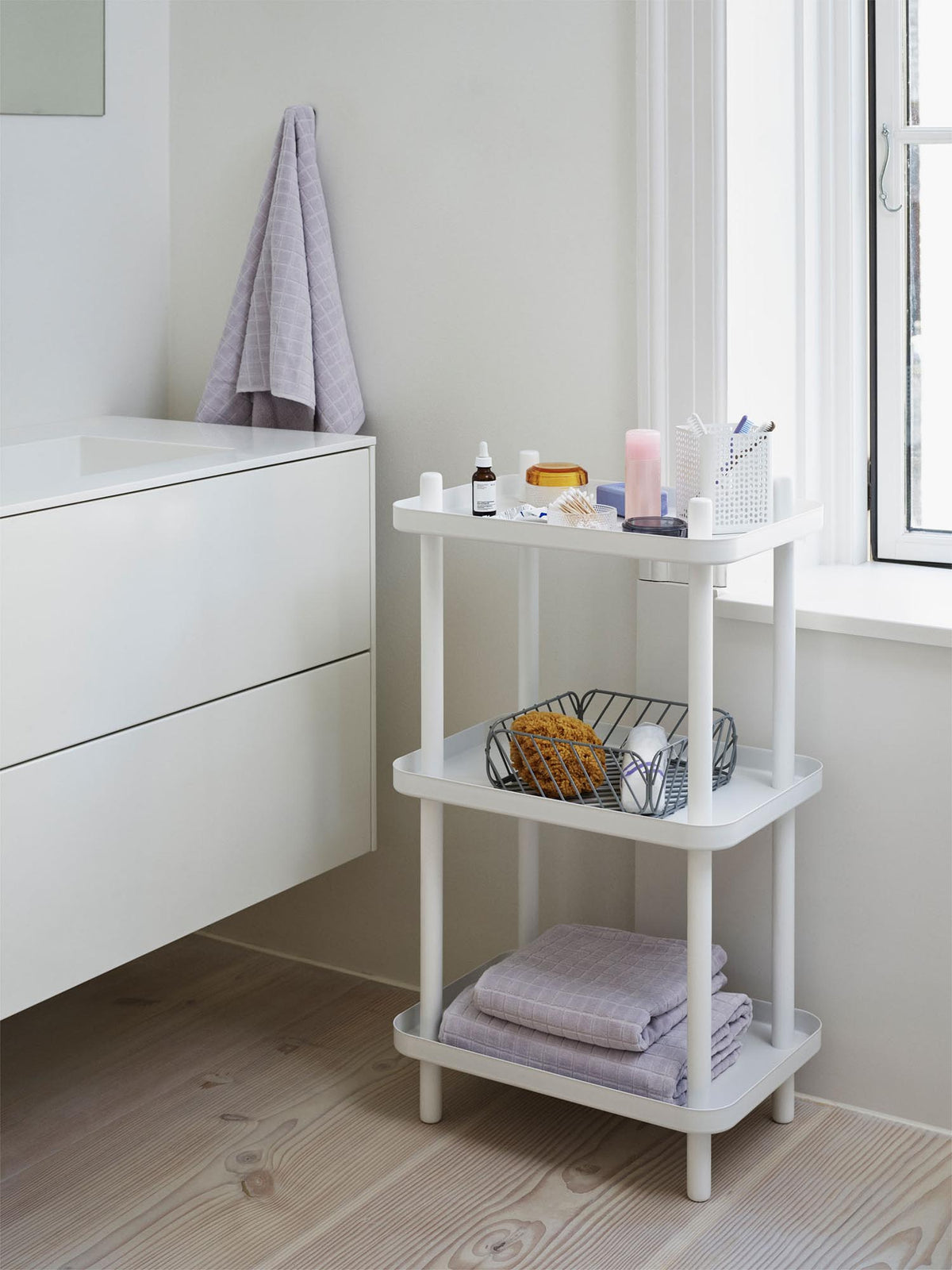 Block Regal in präsentiert im Onlineshop von KAQTU Design AG. Standregal ist von Normann Copenhagen