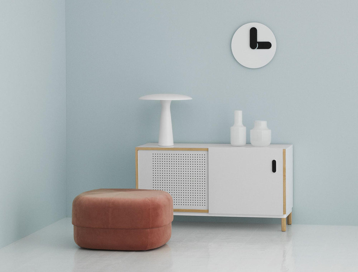 Circus Pouf Gross Blush/Velour in Blush präsentiert im Onlineshop von KAQTU Design AG. Pouf ist von Normann Copenhagen