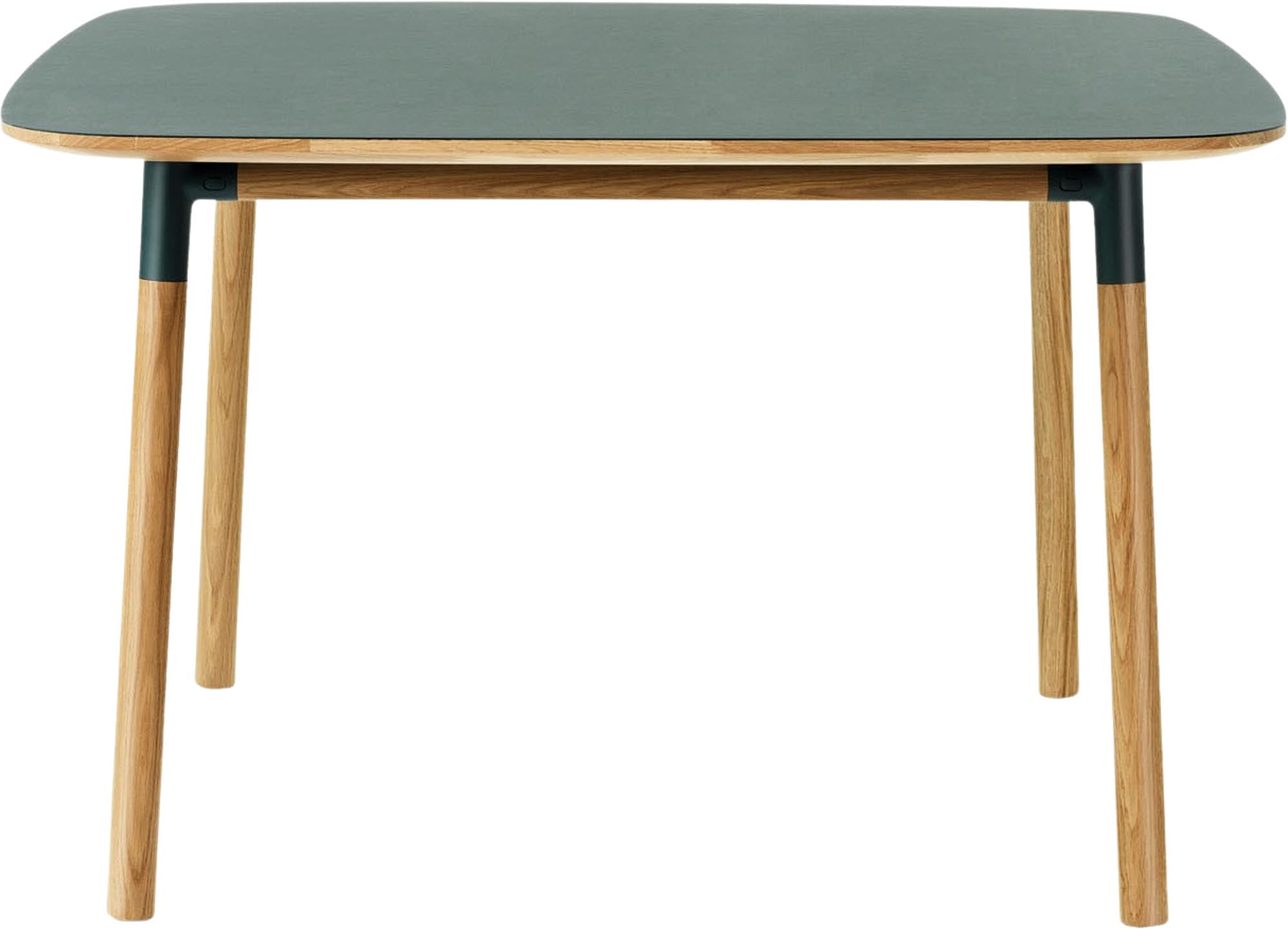 Form Tisch 120x120: Minimalistisches Design von Normann Copenhagen.