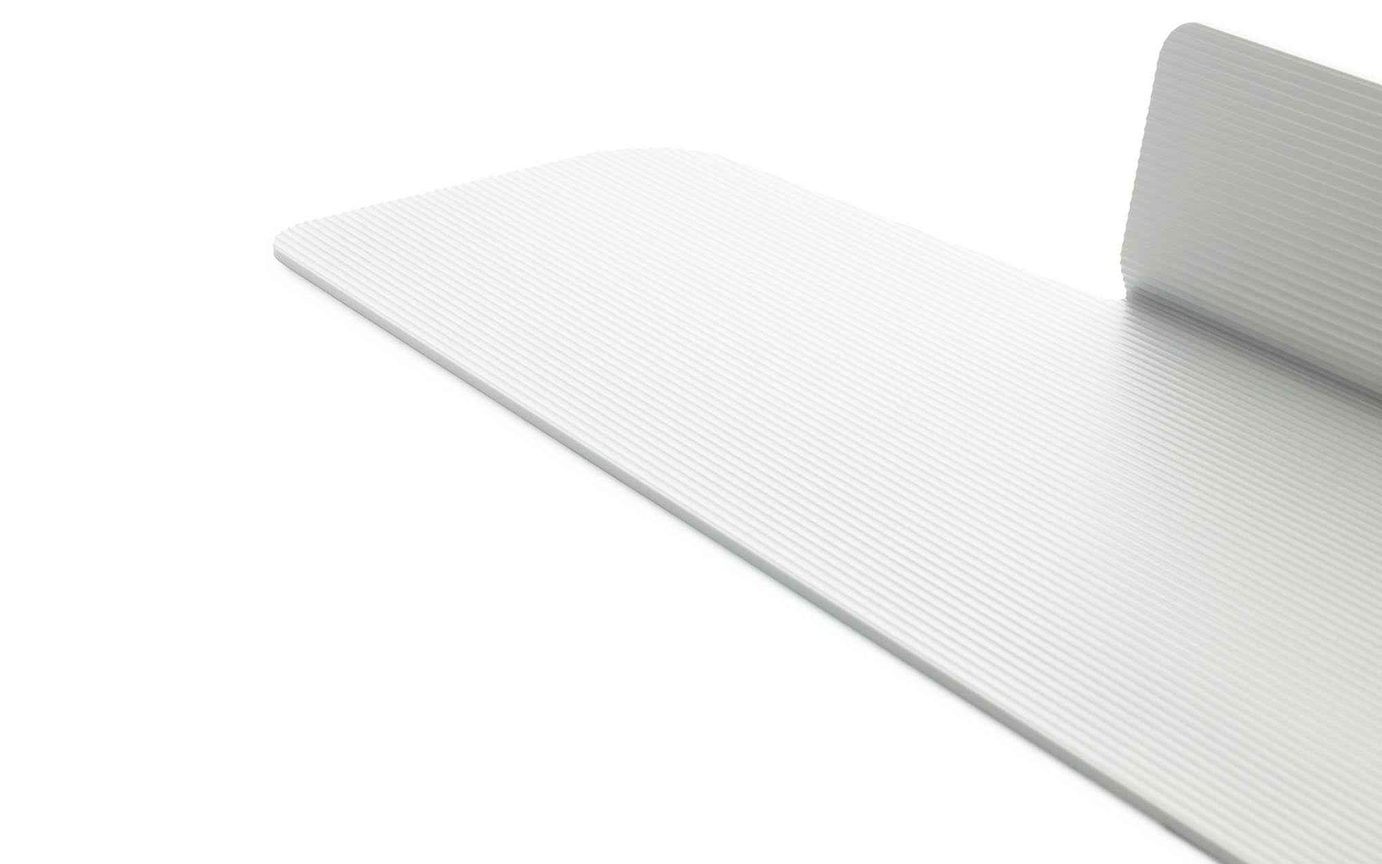 Entdecken Sie das Jet Regal 160 cm in Weiß von Normann Copenhagen – ein stilvolles Wandregal mit industriellem Flair, ideal für moderne Wohnräume.