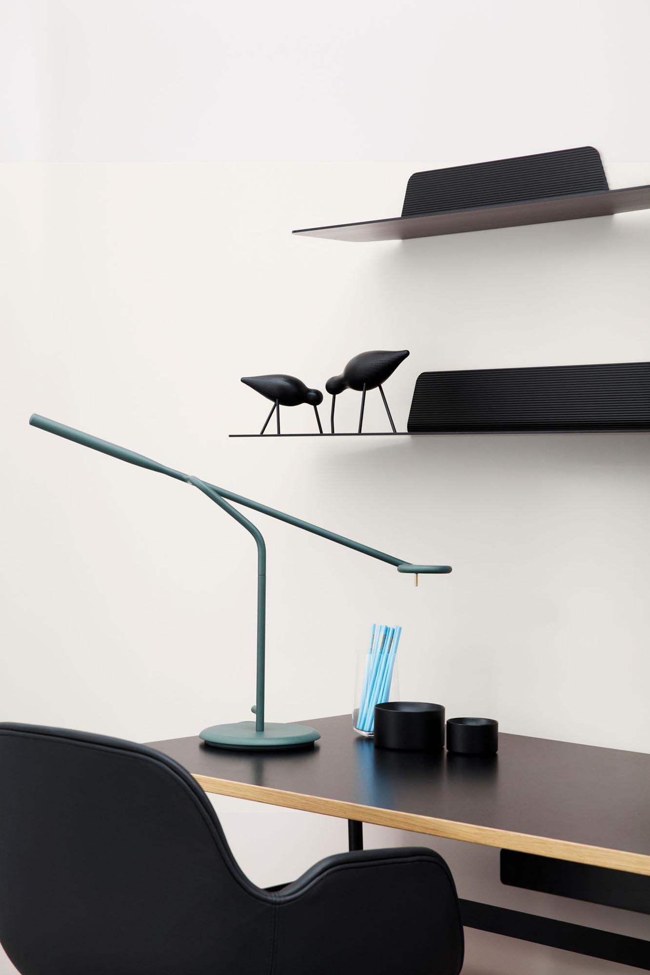 Stilvoller Journal Schreibtisch: Perfekte Balance aus Form und Funktion.