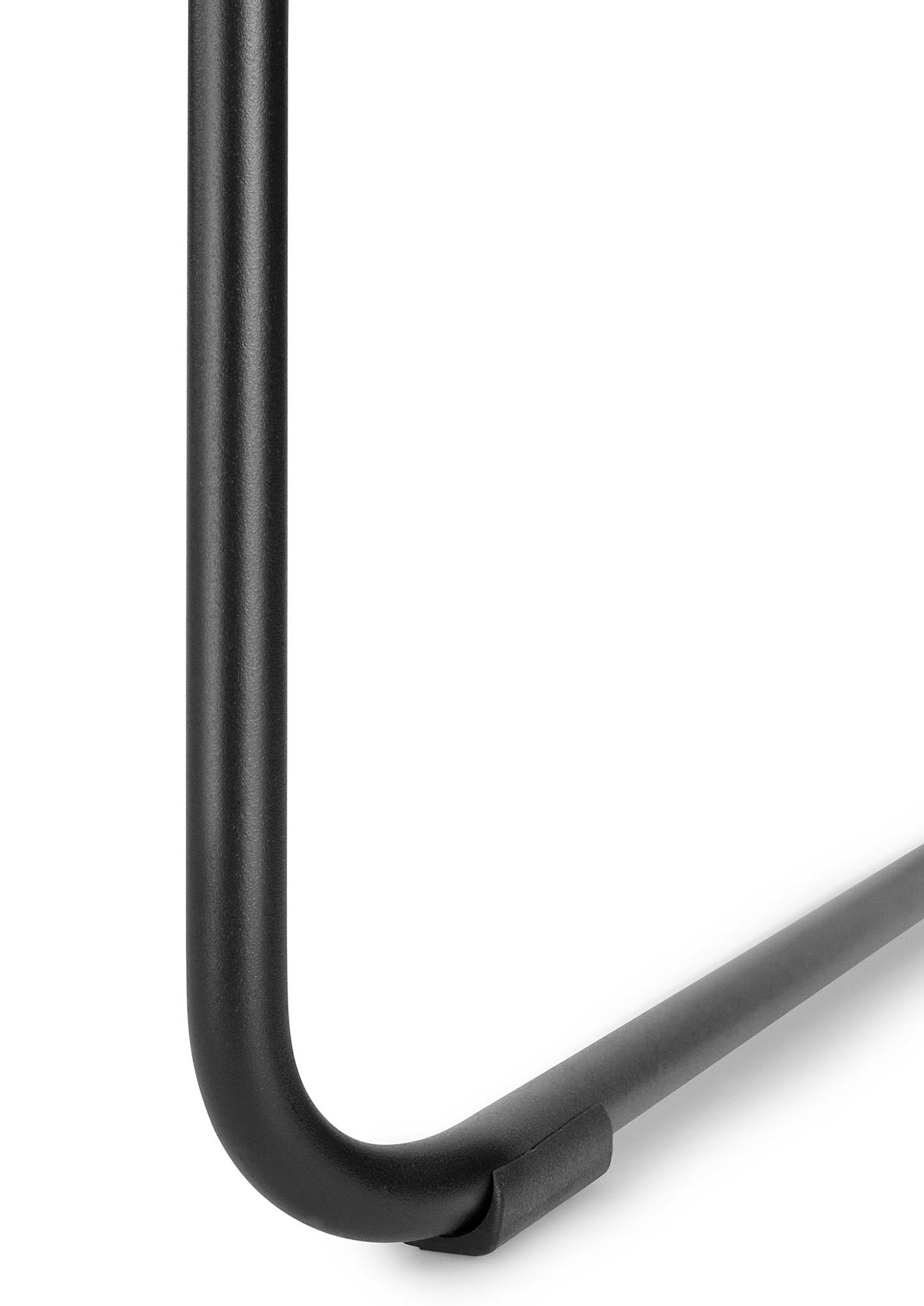 Der Just Stuhl von Normann Copenhagen vereint modernes Design mit exzellentem Komfort. Ideal für elegante Innenräume und vielseitige Nutzung.