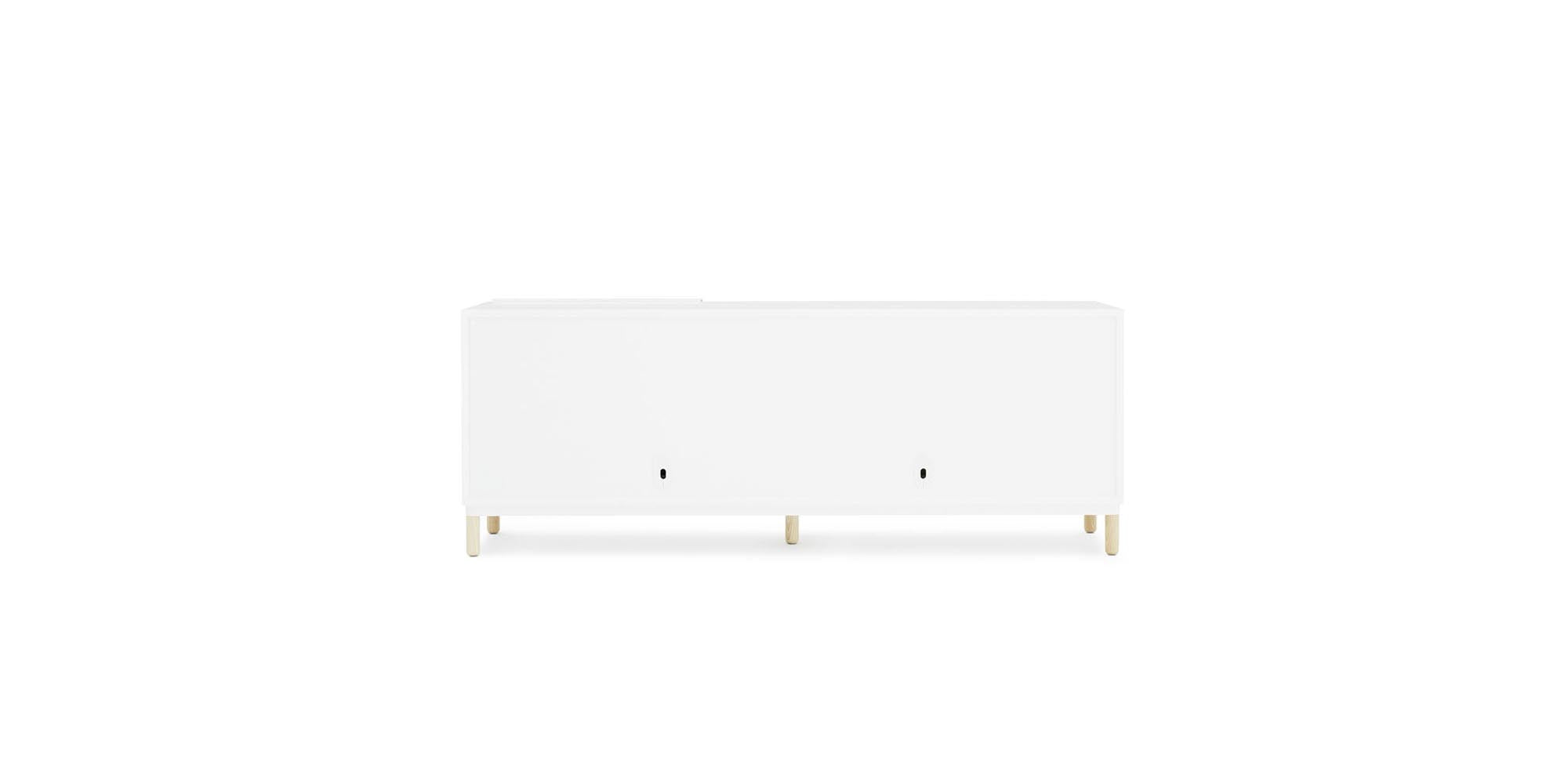 Modernes Kabino Sideboard: Skandinavisches Design mit Stauraum.
