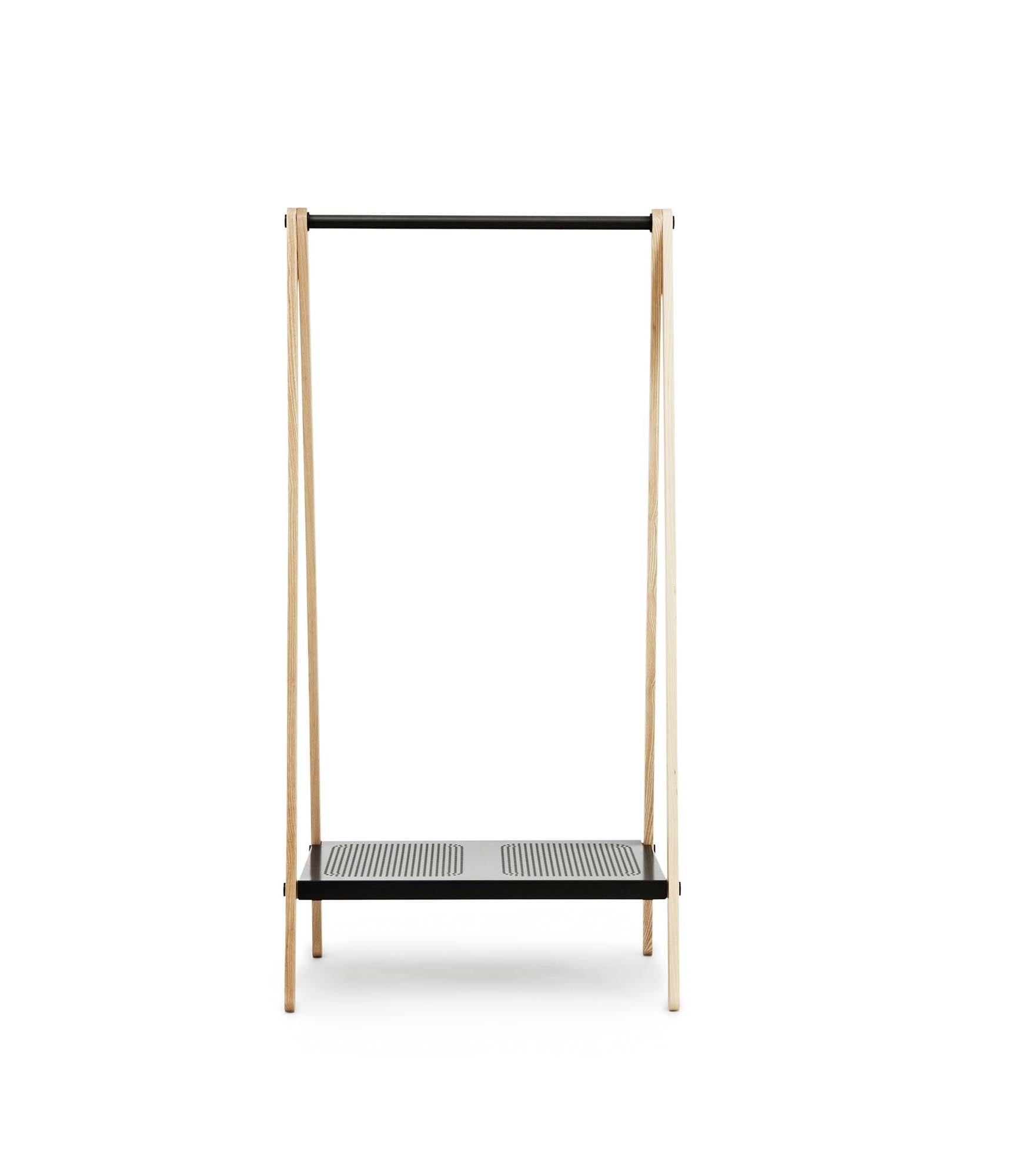 Toj Kleiderständer klein von Normann Copenhagen: Stilvoller und funktionaler Kleiderständer für jeden Raum.