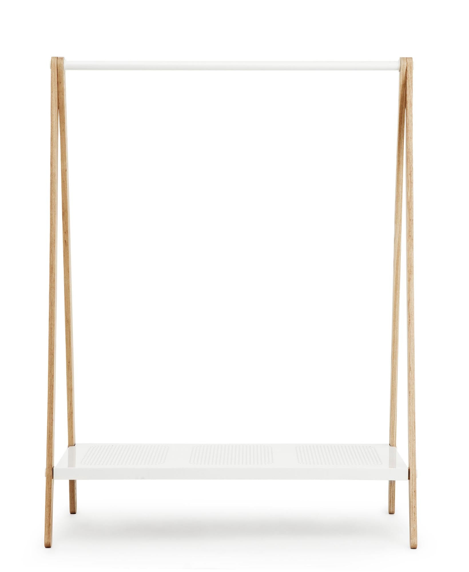 Toj Kleiderständer gross: Stilvolle Ordnung mit skandinavischem Flair.