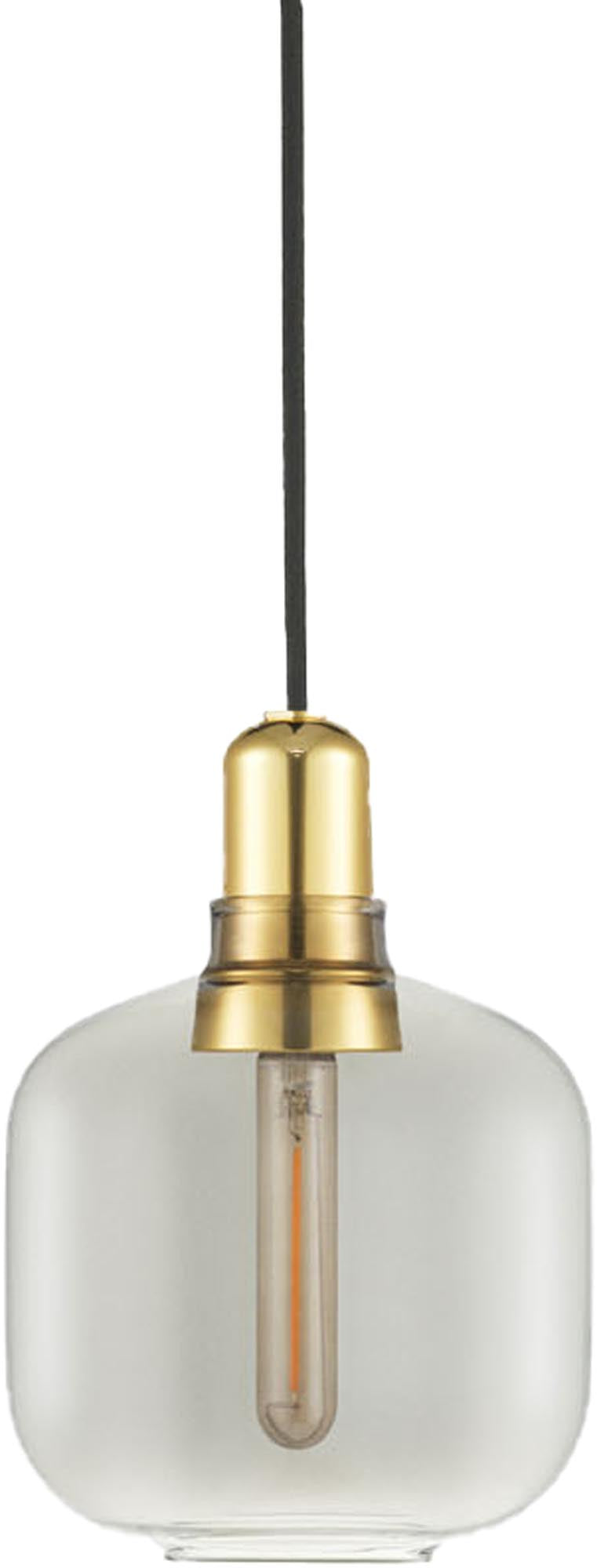 Die kompakte Amp Lampe von Normann Copenhagen vereint stilvolles Design mit edlen Materialien. Perfekt für zeitgemäße Innenräume.