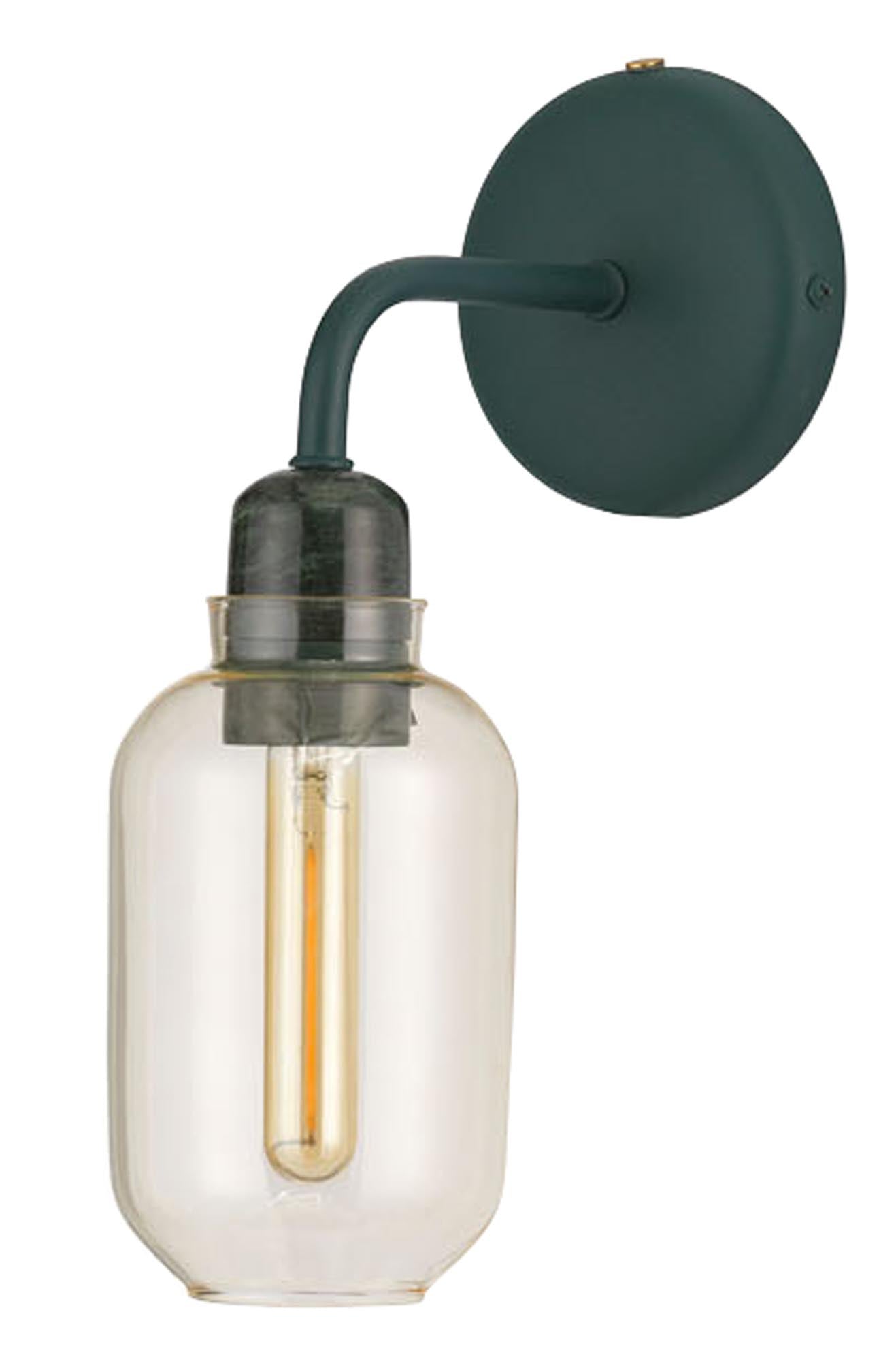 Stilvolle Amp Wandlampe: Skandinavisches Design für moderne Räume.