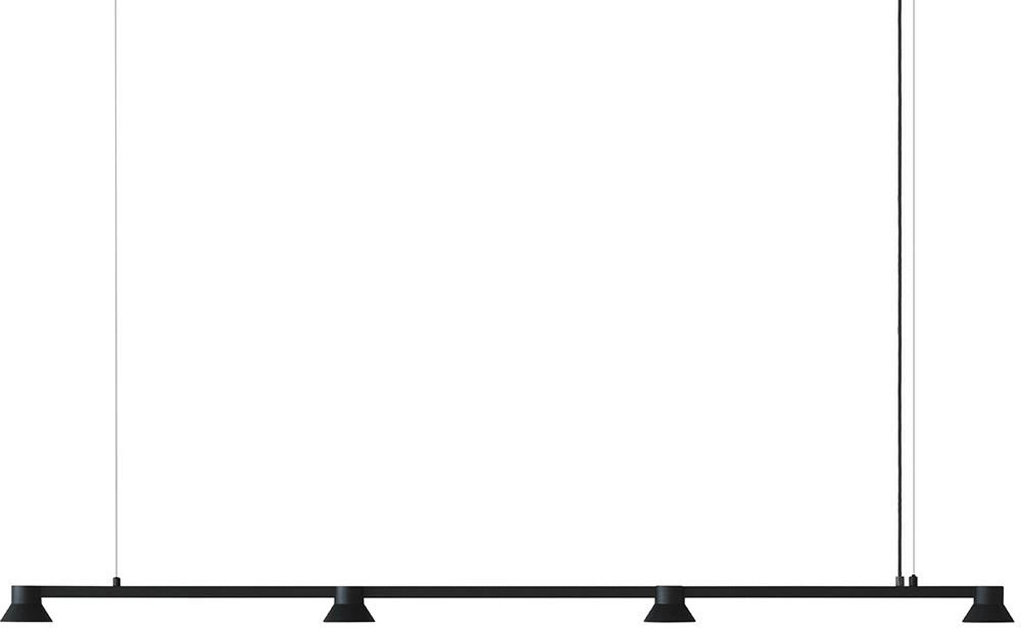 Die Hat Leuchte Linear Gross von Normann Copenhagen bietet stilvolle, anpassbare Beleuchtung mit konischen Schirmen für Esstisch oder Küche.