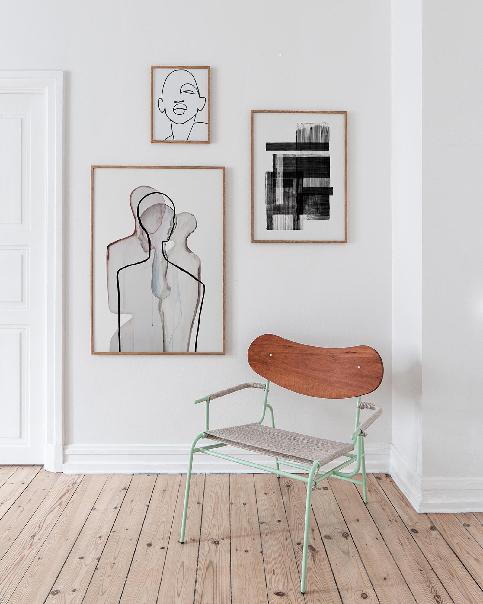 "Mother" Kunstdruck: Ein berührendes Kunstwerk, das die Stärke und Zärtlichkeit der Mutterschaft in sanften Farben einfängt.