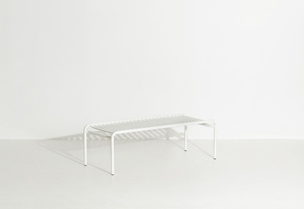 Week-End Coffee Table large in White präsentiert im Onlineshop von KAQTU Design AG. Loungetisch ist von Petite Friture