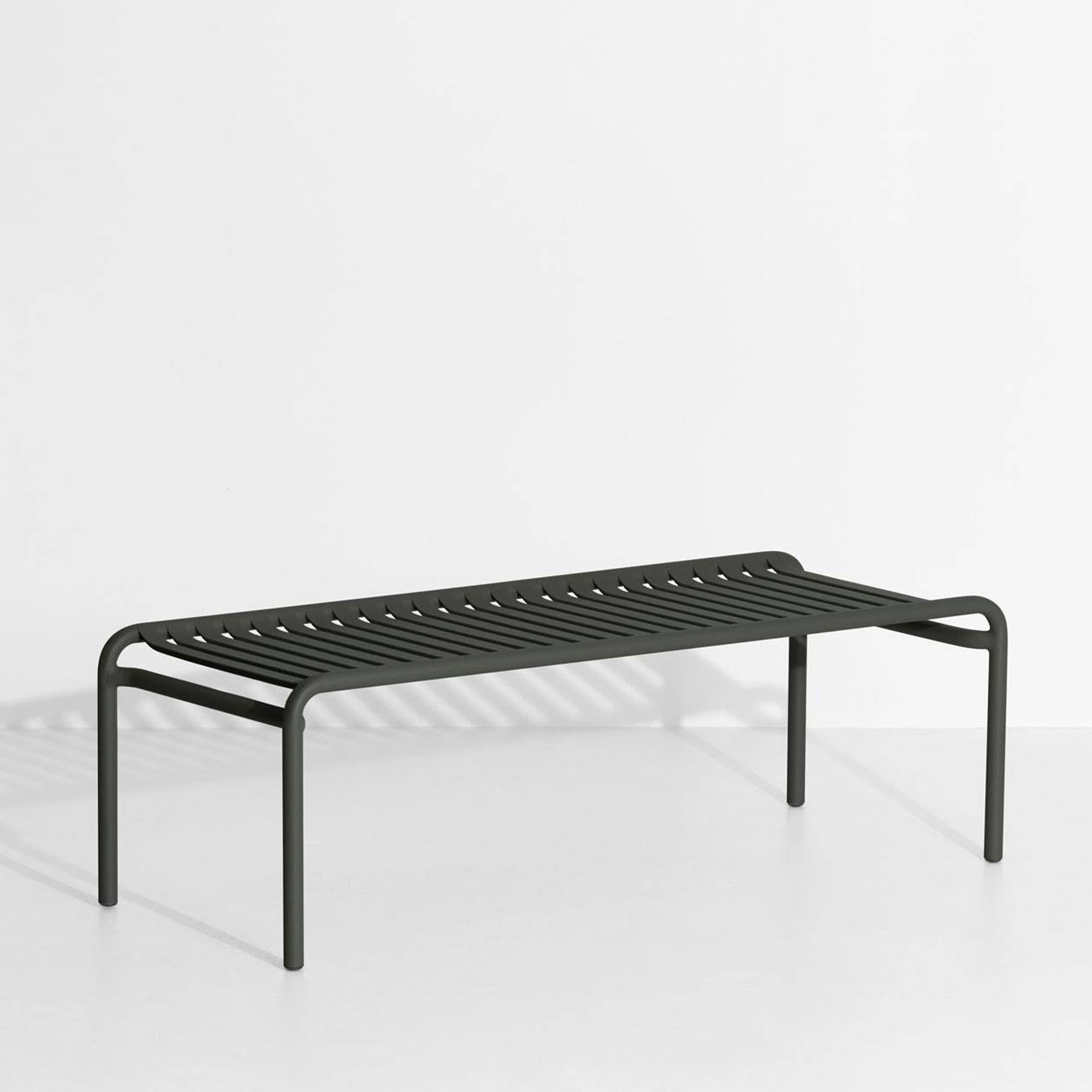 Stilvoller Week-End Coffee Table large für moderne Outdoor-Bereiche.