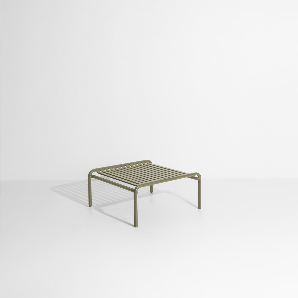 Week-End Coffee Table small in Jade Green präsentiert im Onlineshop von KAQTU Design AG. Loungetisch ist von Petite Friture