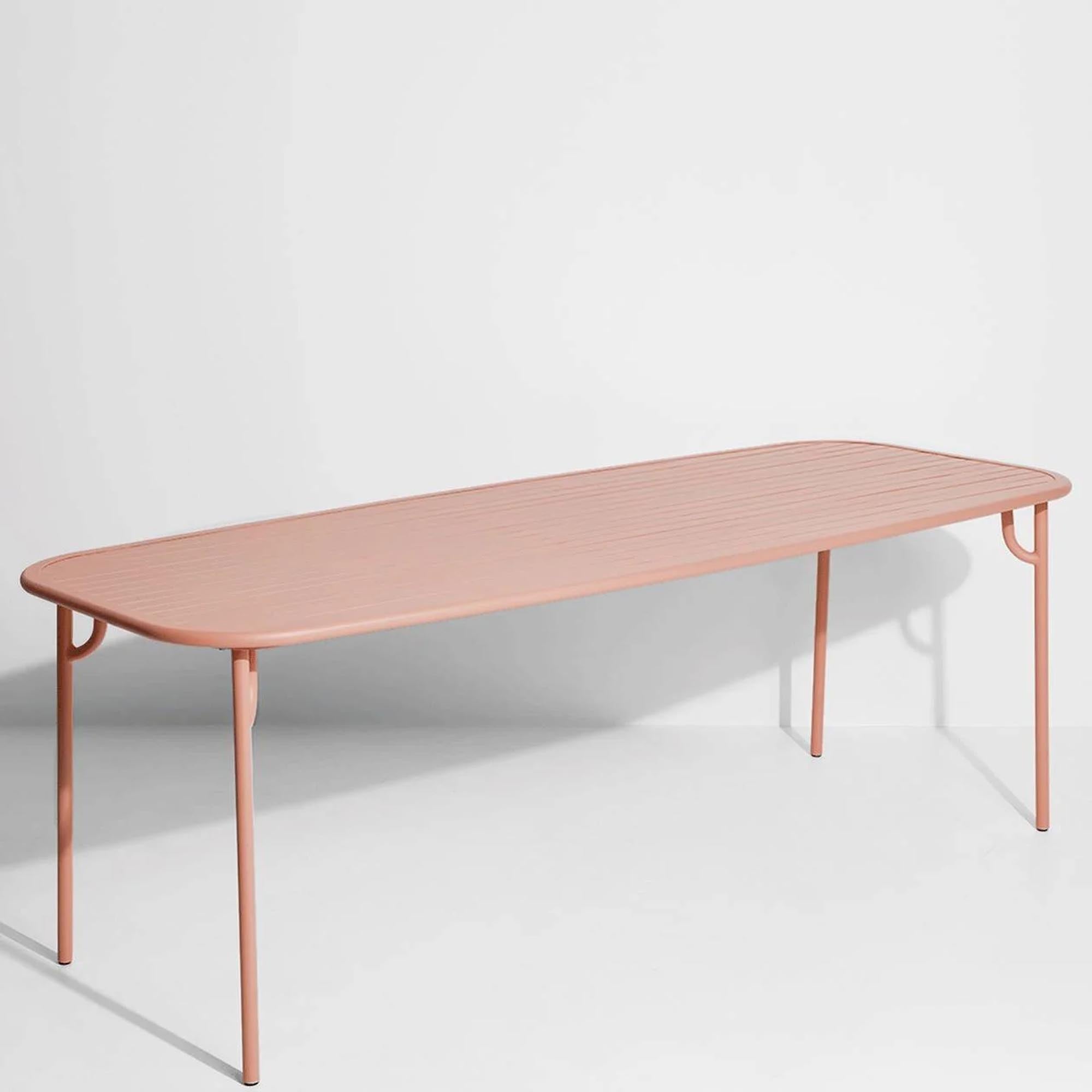 Stilvoller Week-End Tisch Large für zeitlose Outdoor-Ästhetik.