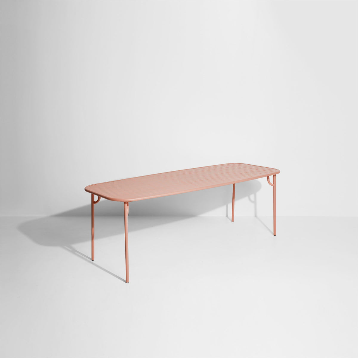 Week-End Tisch Large in Blush präsentiert im Onlineshop von KAQTU Design AG. Gartentisch ist von Petite Friture