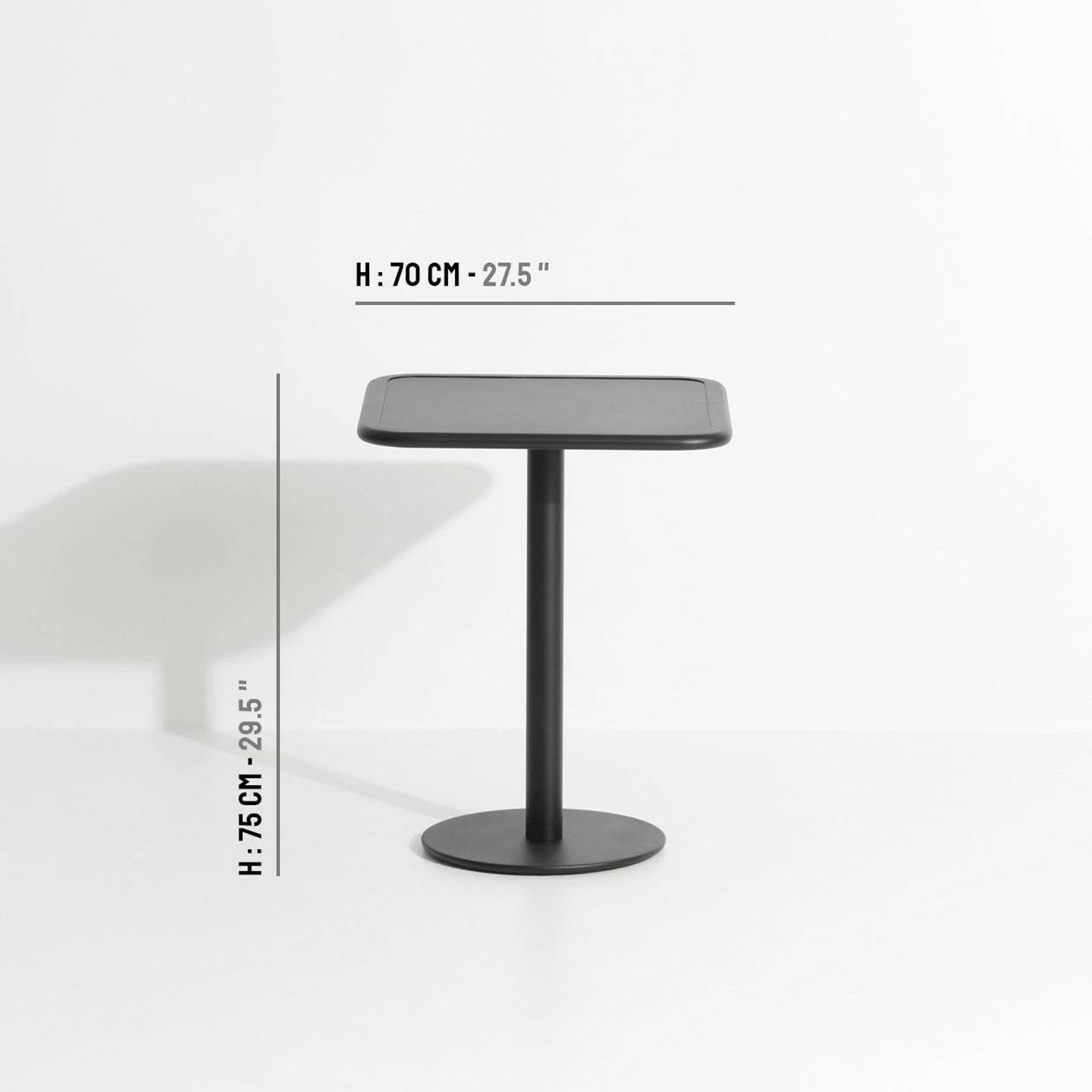 Week-End Esstisch von Petite Friture für zeitlose Outdoor-Eleganz.