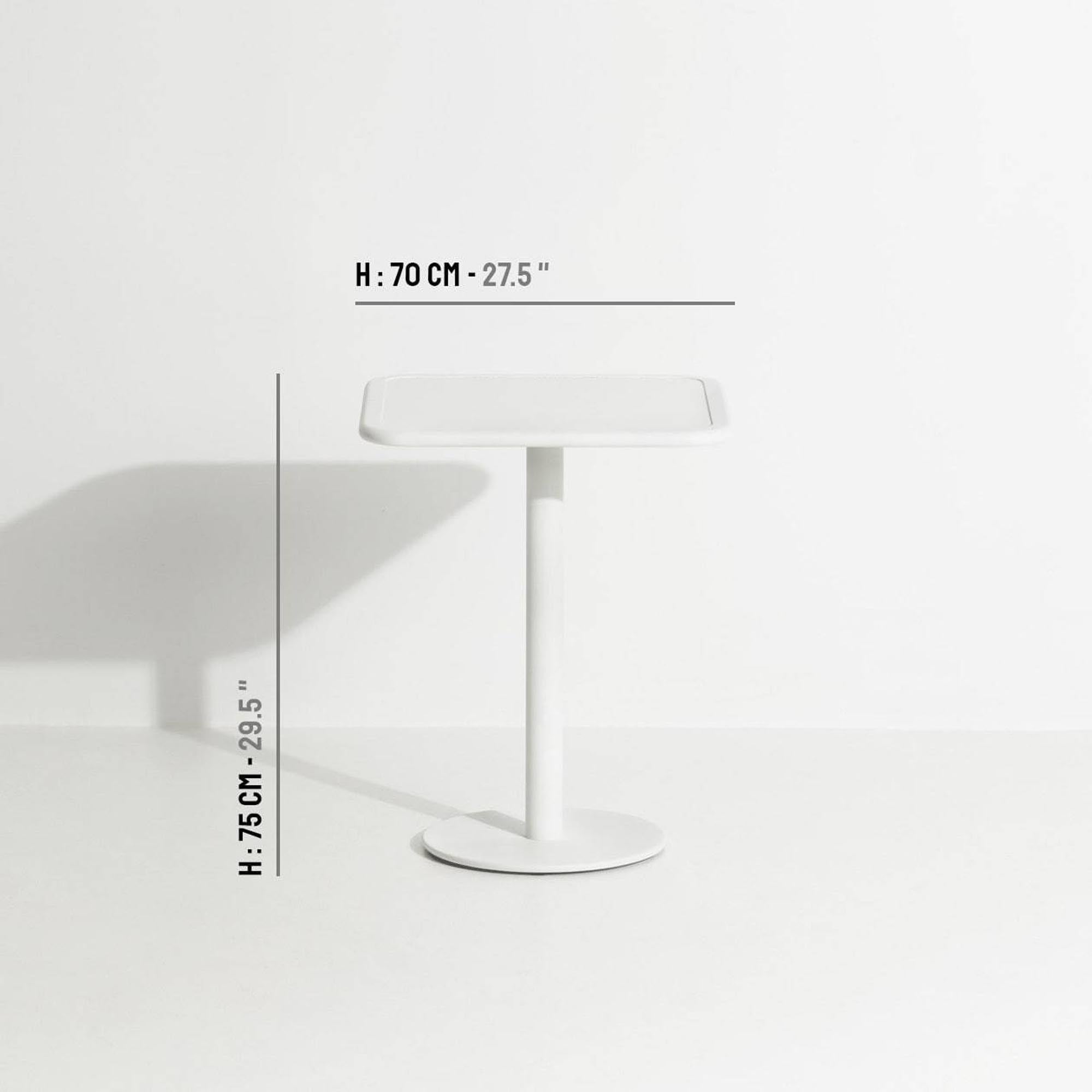 Week-End Esstisch von Petite Friture für zeitlose Outdoor-Eleganz.