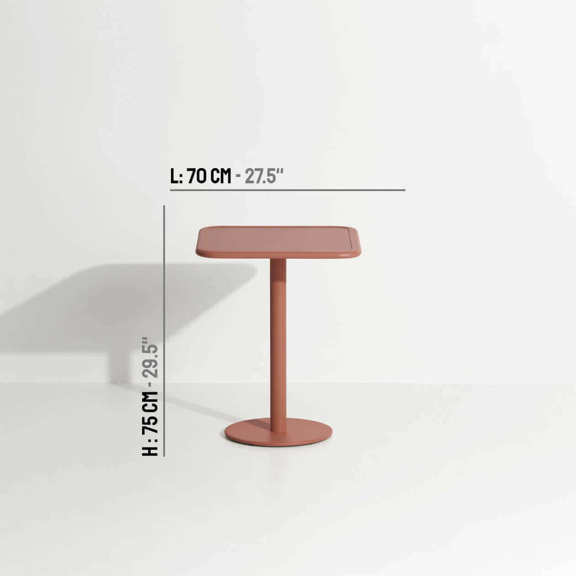 Stilvoller Week-End Tisch von Petite Friture für moderne Terrassen.