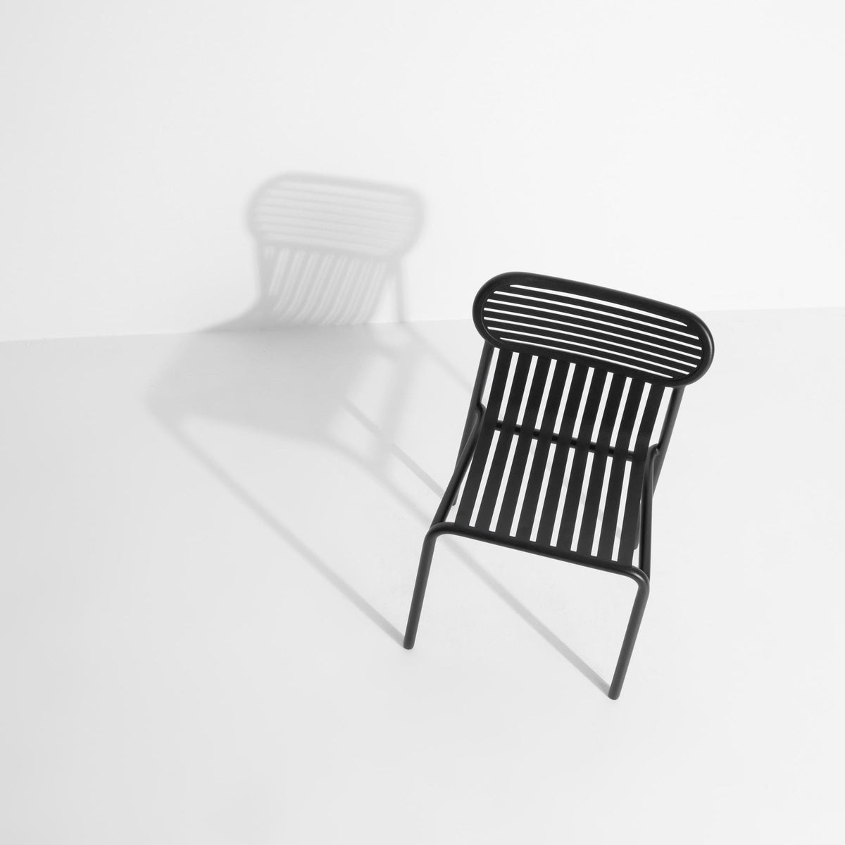 Week-End Gartenstuhl in Black präsentiert im Onlineshop von KAQTU Design AG. Gartenstuhl ist von Petite Friture