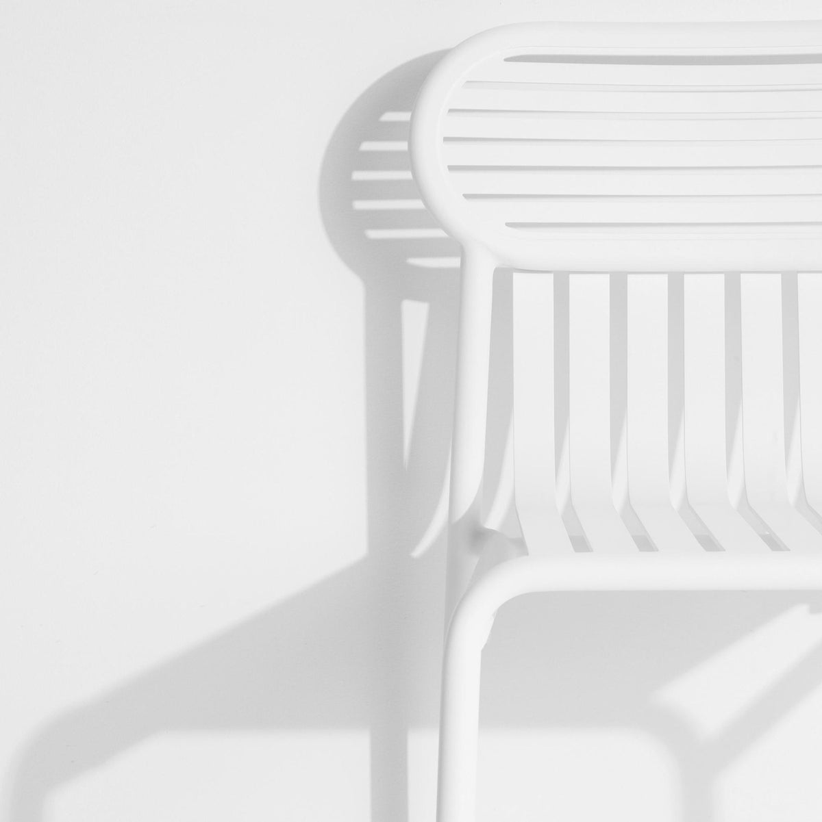 Week-End Gartenstuhl in White präsentiert im Onlineshop von KAQTU Design AG. Gartenstuhl ist von Petite Friture