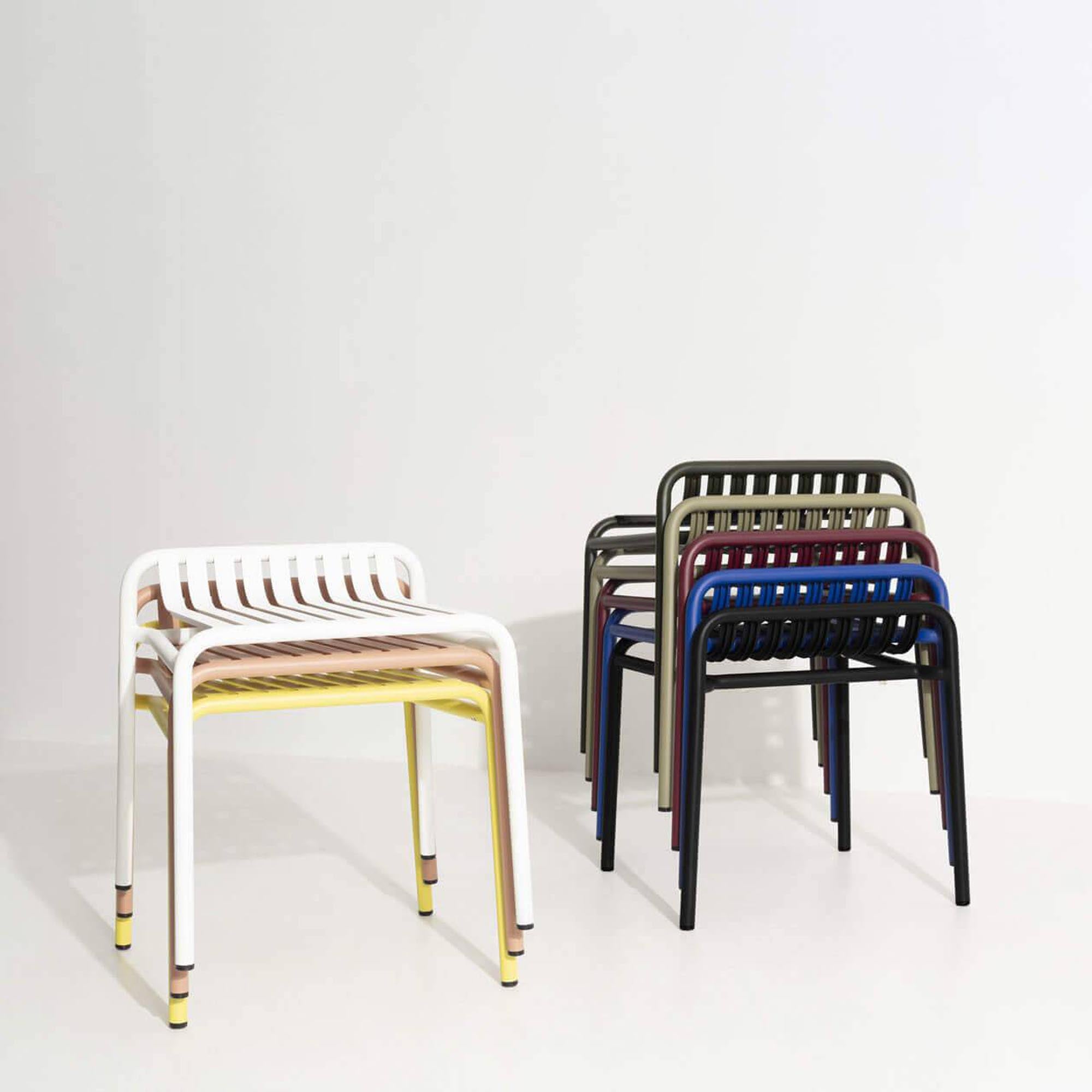 Eleganter Week-End Hocker: Stilvoller Komfort für Ihren Garten.