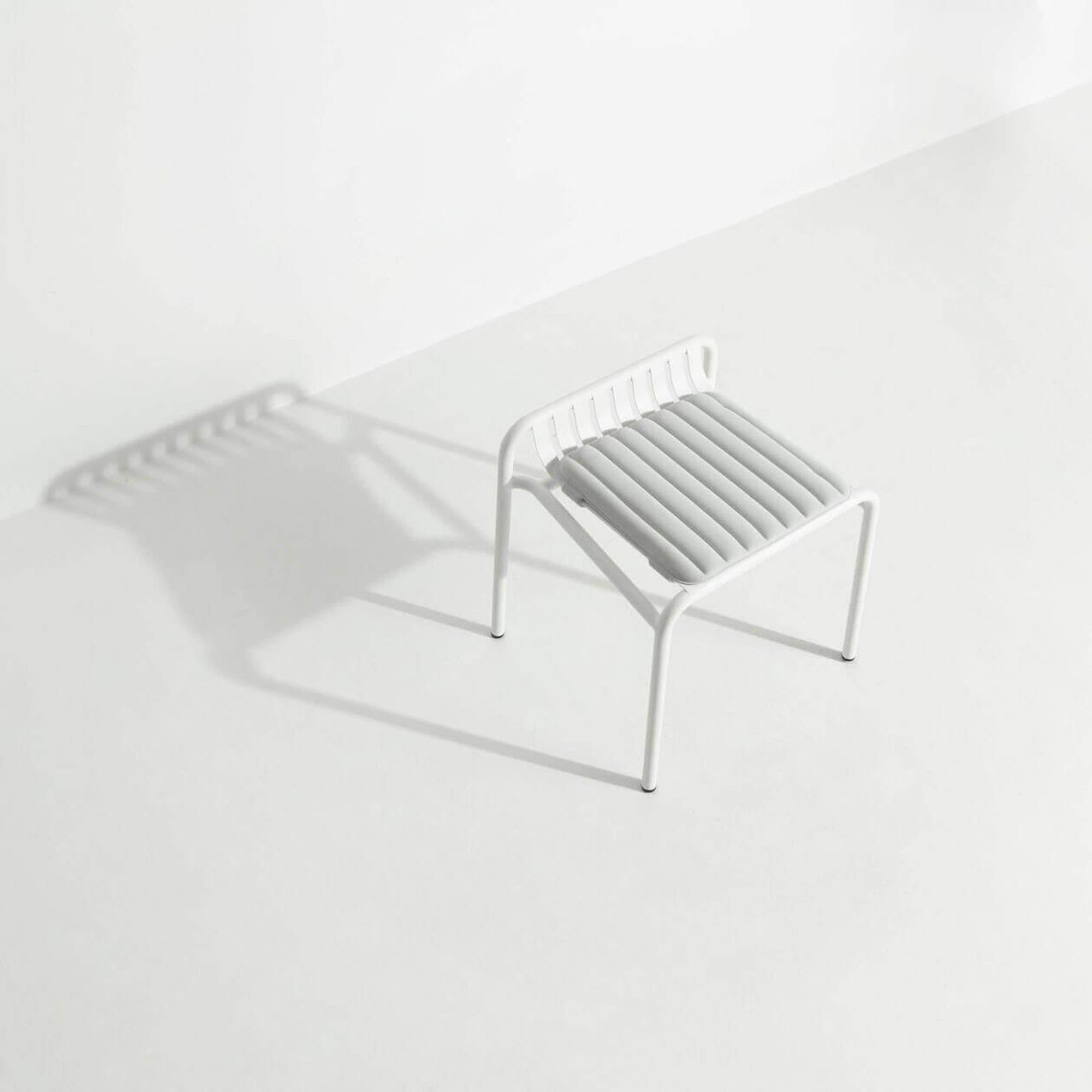 Modernes Design trifft Funktionalität: Week-End Hocker von Petite Friture.