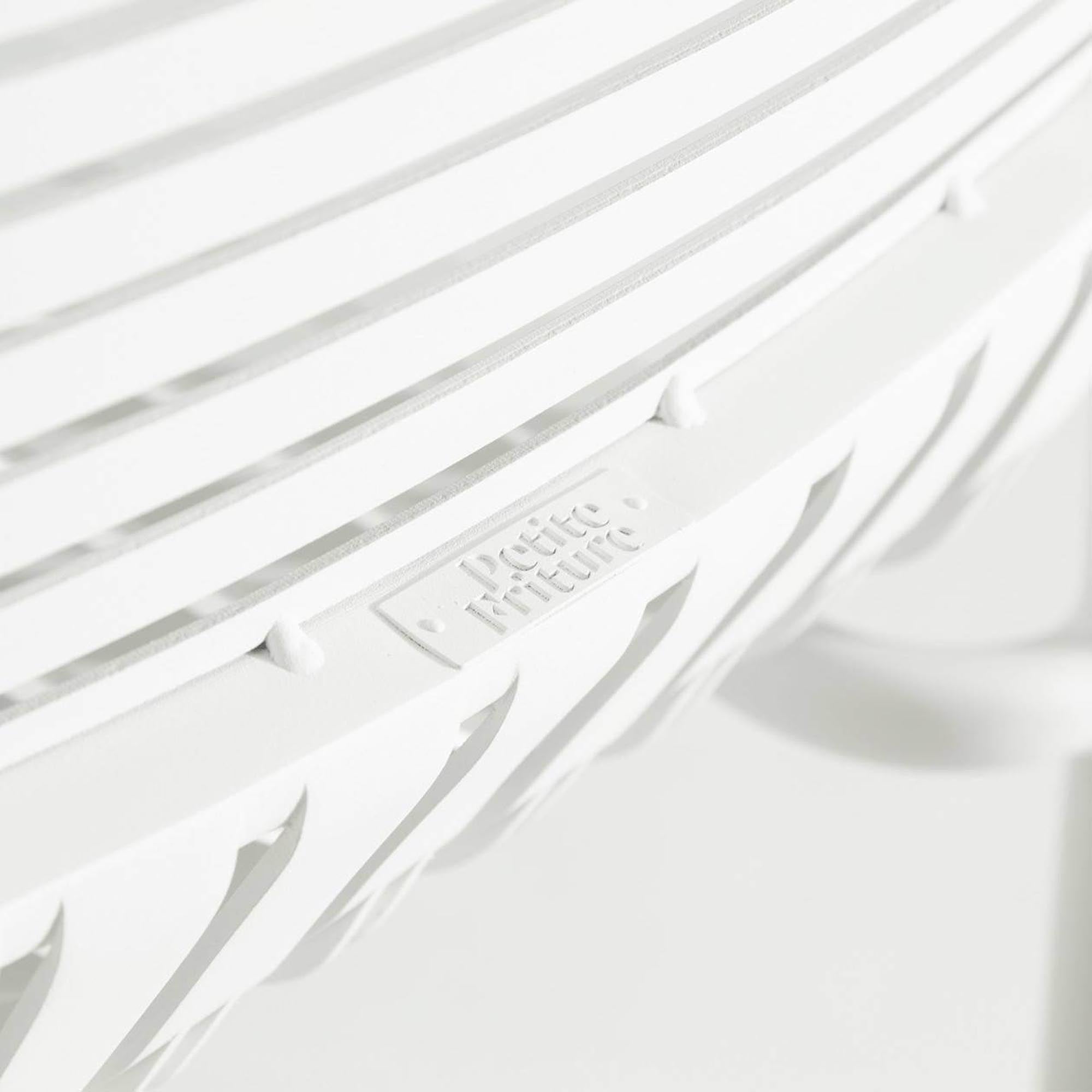 Eleganter Week-End Barhocker von Petite Friture für Outdoor-Genuss.