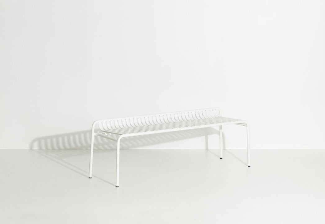 Week-End Gartenbank in White präsentiert im Onlineshop von KAQTU Design AG. Gartenbank ist von Petite Friture