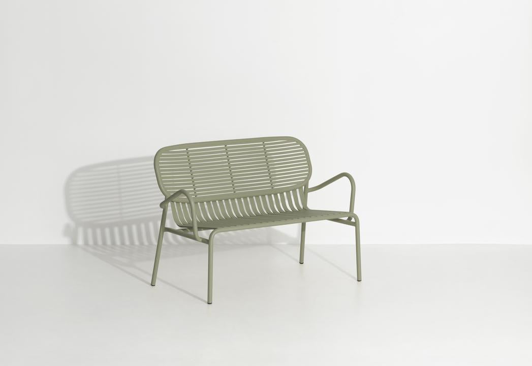 Week-End Gartenbank mit Armlehne in Jade Green präsentiert im Onlineshop von KAQTU Design AG. Gartenbank ist von Petite Friture