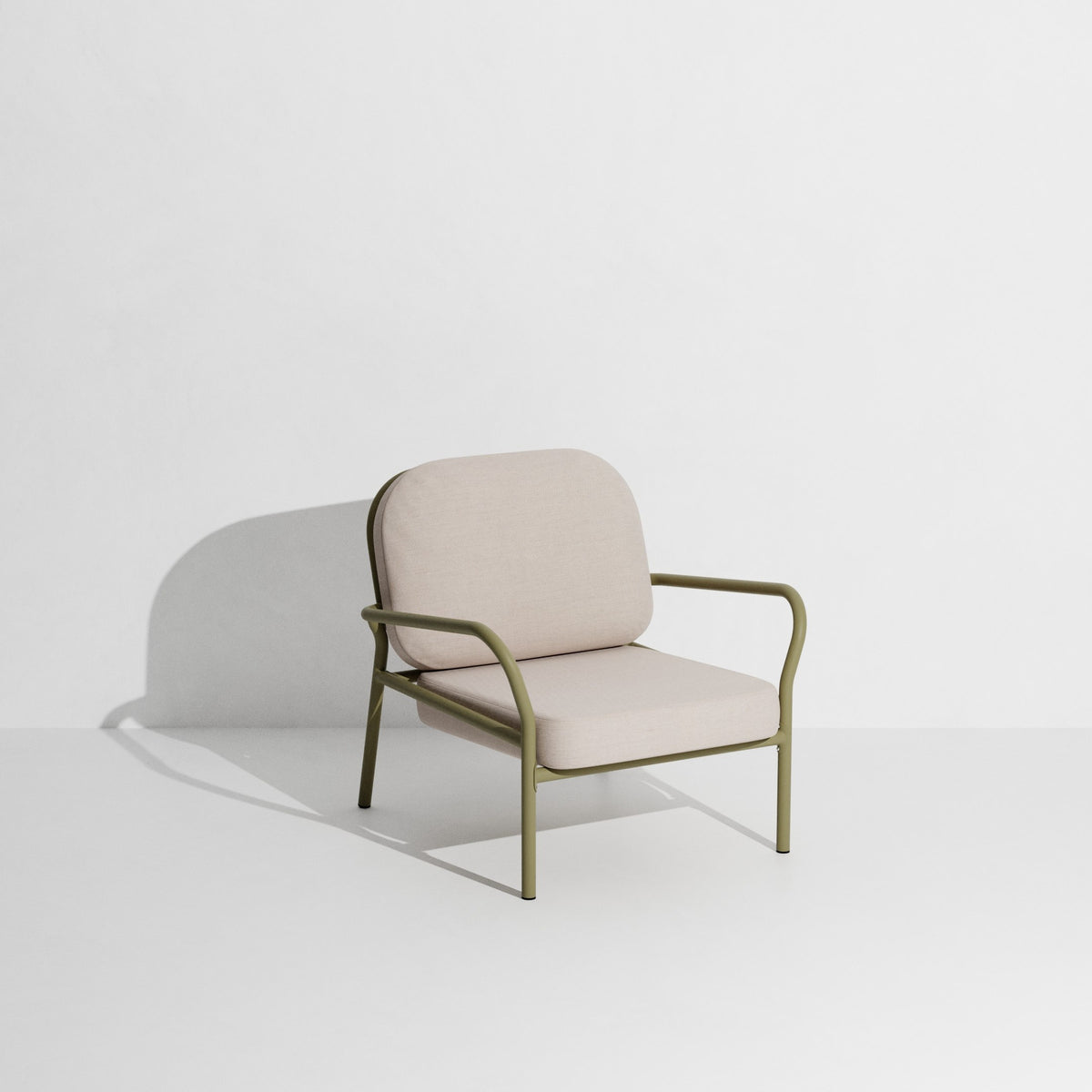 Week-End Gartenbank mit Armlehne in Jade Green präsentiert im Onlineshop von KAQTU Design AG. Gartenbank ist von Petite Friture