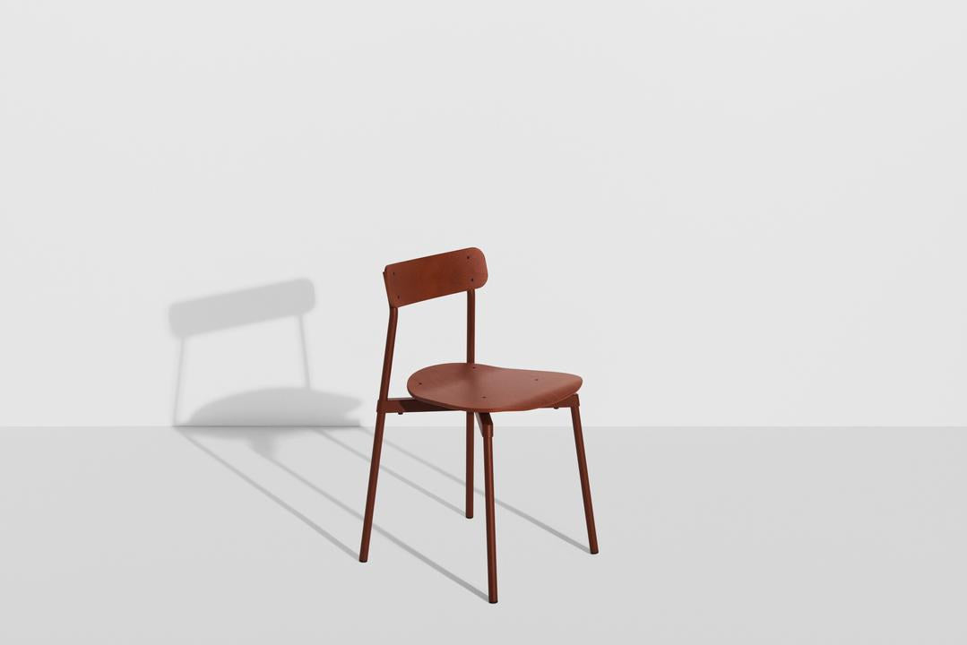 Fromme Wood Stuhl in Red Brown präsentiert im Onlineshop von KAQTU Design AG. Gartenstuhl ist von Petite Friture