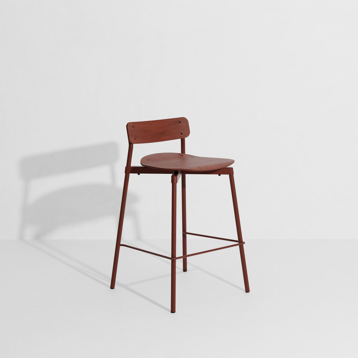 Fromme Wood Stuhl in Red Brown präsentiert im Onlineshop von KAQTU Design AG. Gartenstuhl ist von Petite Friture