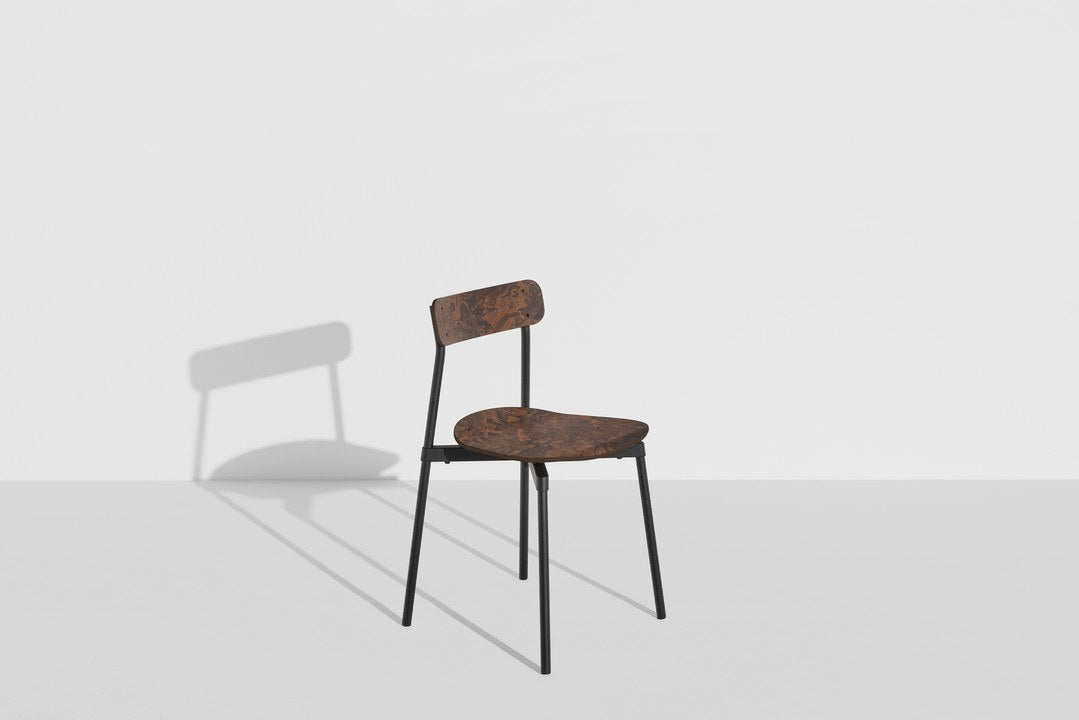 Fromme Wood Stuhl in Red Brown präsentiert im Onlineshop von KAQTU Design AG. Gartenstuhl ist von Petite Friture