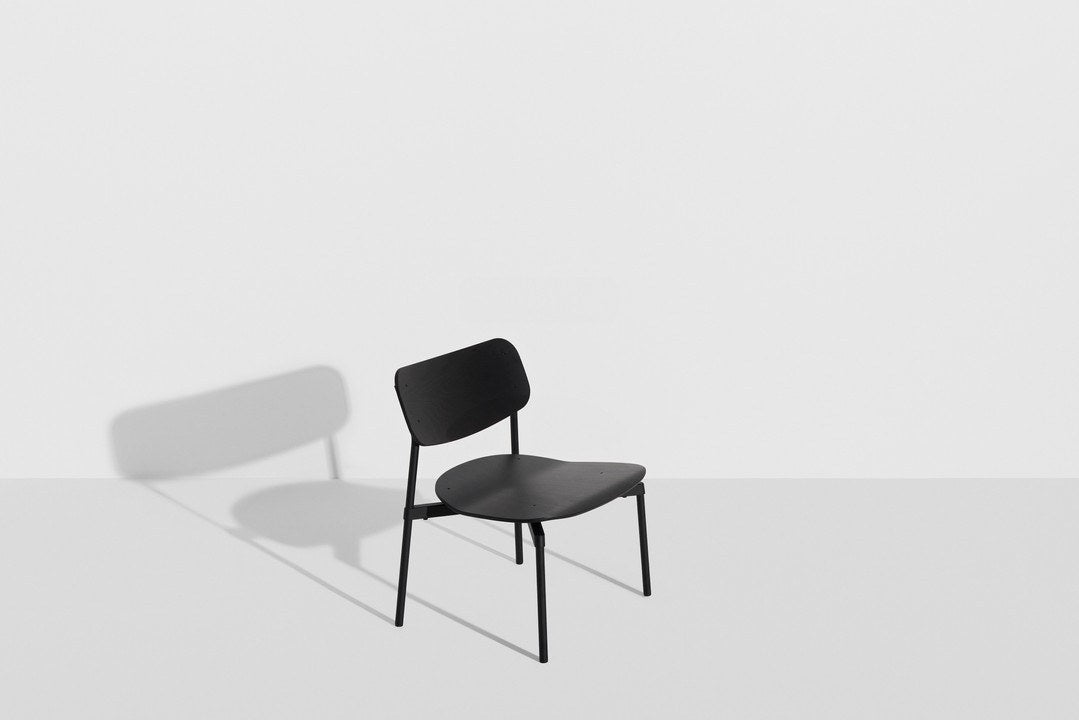 Fromme Wood Lounge Chair in Black präsentiert im Onlineshop von KAQTU Design AG. Sessel mit Armlehnen ist von Petite Friture