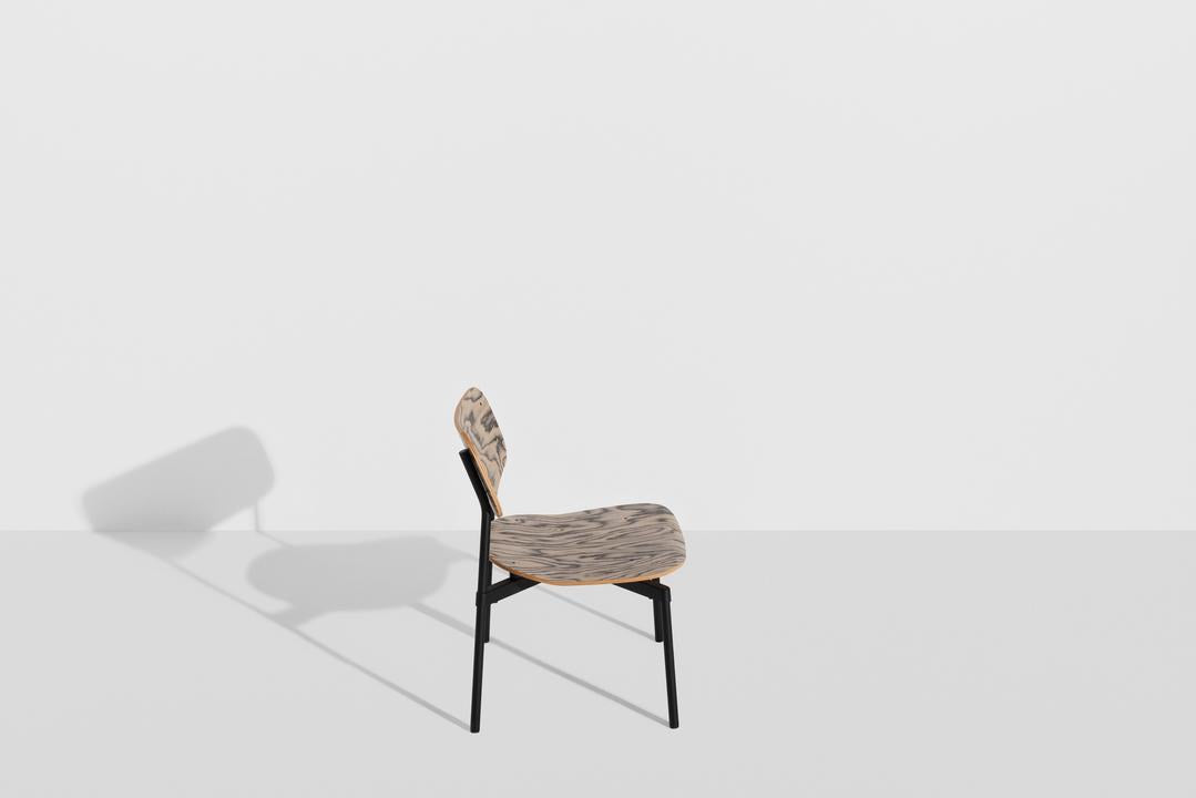 Fromme Wood Lounge Chair in Black with Alpi präsentiert im Onlineshop von KAQTU Design AG. Sessel mit Armlehnen ist von Petite Friture