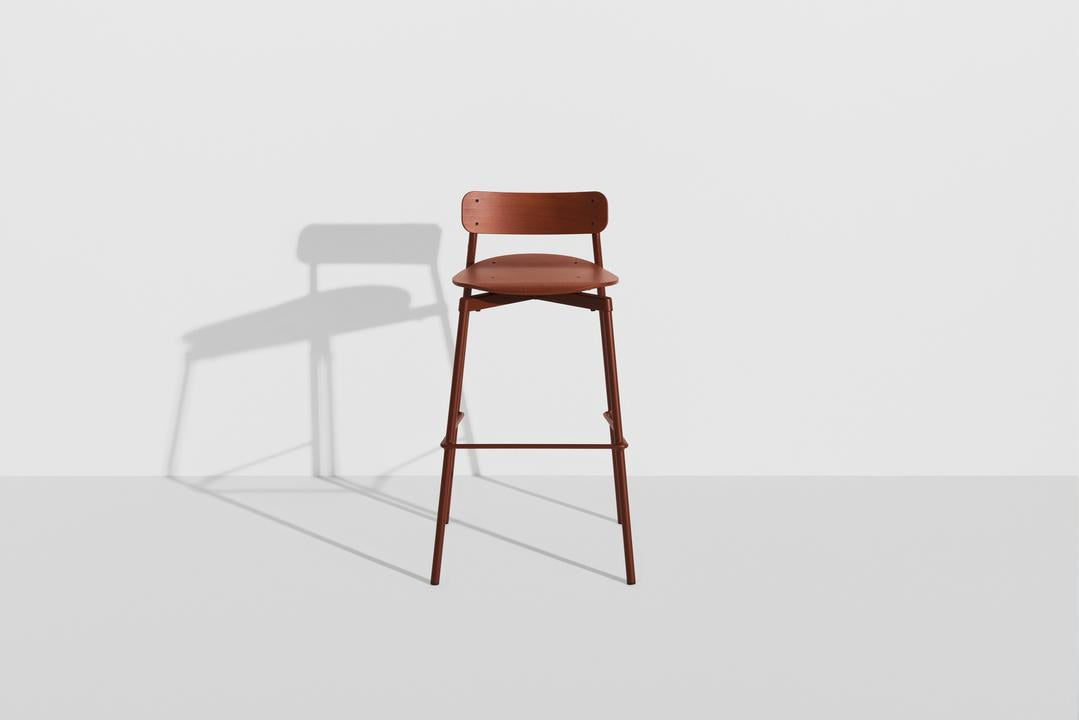 Fromme Wood Barstuhl in Red Brown präsentiert im Onlineshop von KAQTU Design AG. Barhocker ist von Petite Friture