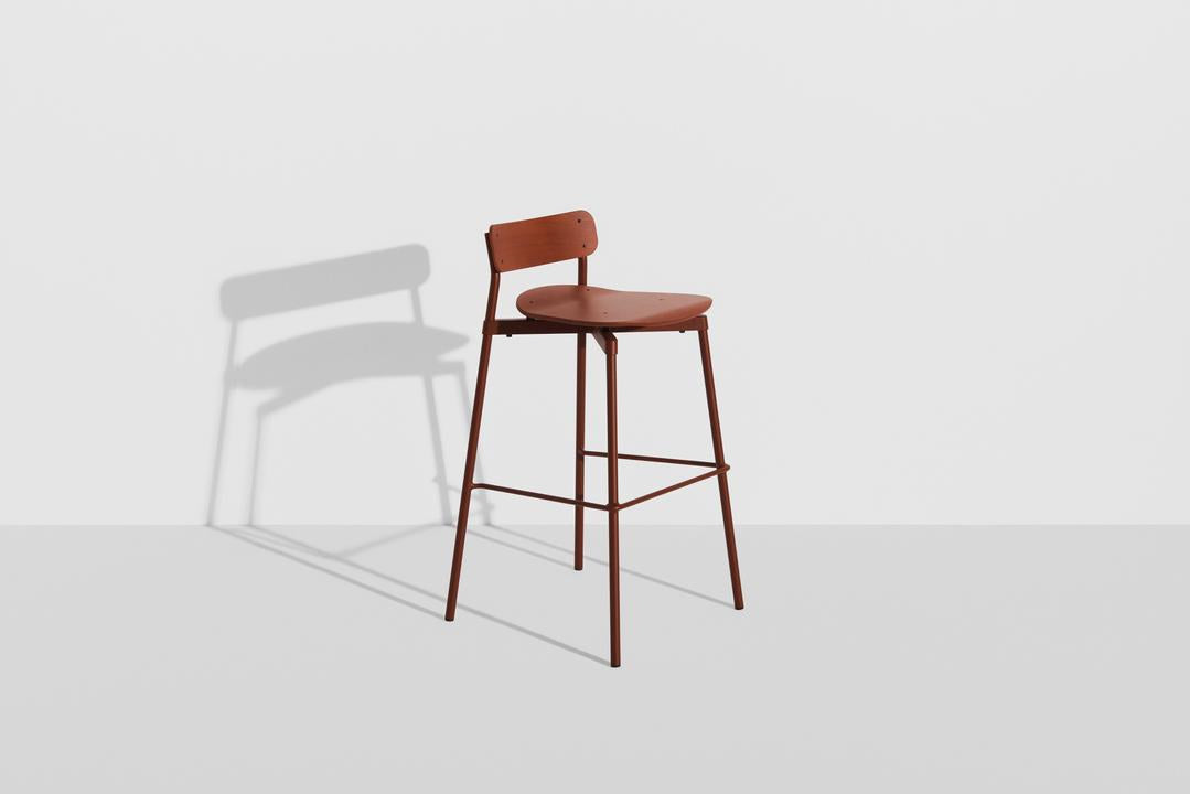 Fromme Wood Barstuhl in Red Brown präsentiert im Onlineshop von KAQTU Design AG. Barhocker ist von Petite Friture