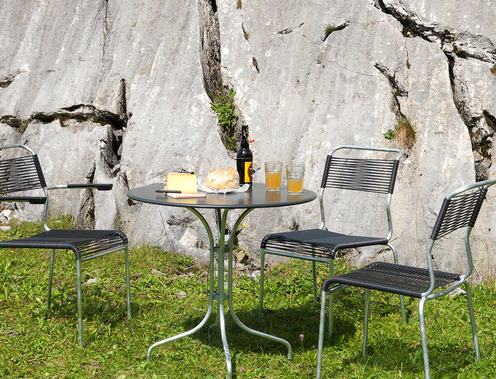 Moderner Metalltisch St. Moritz mit 90 cm Durchmesser – Perfekt für stilvolle Outdoor-Bereiche und gemütliche Zusammenkünfte.