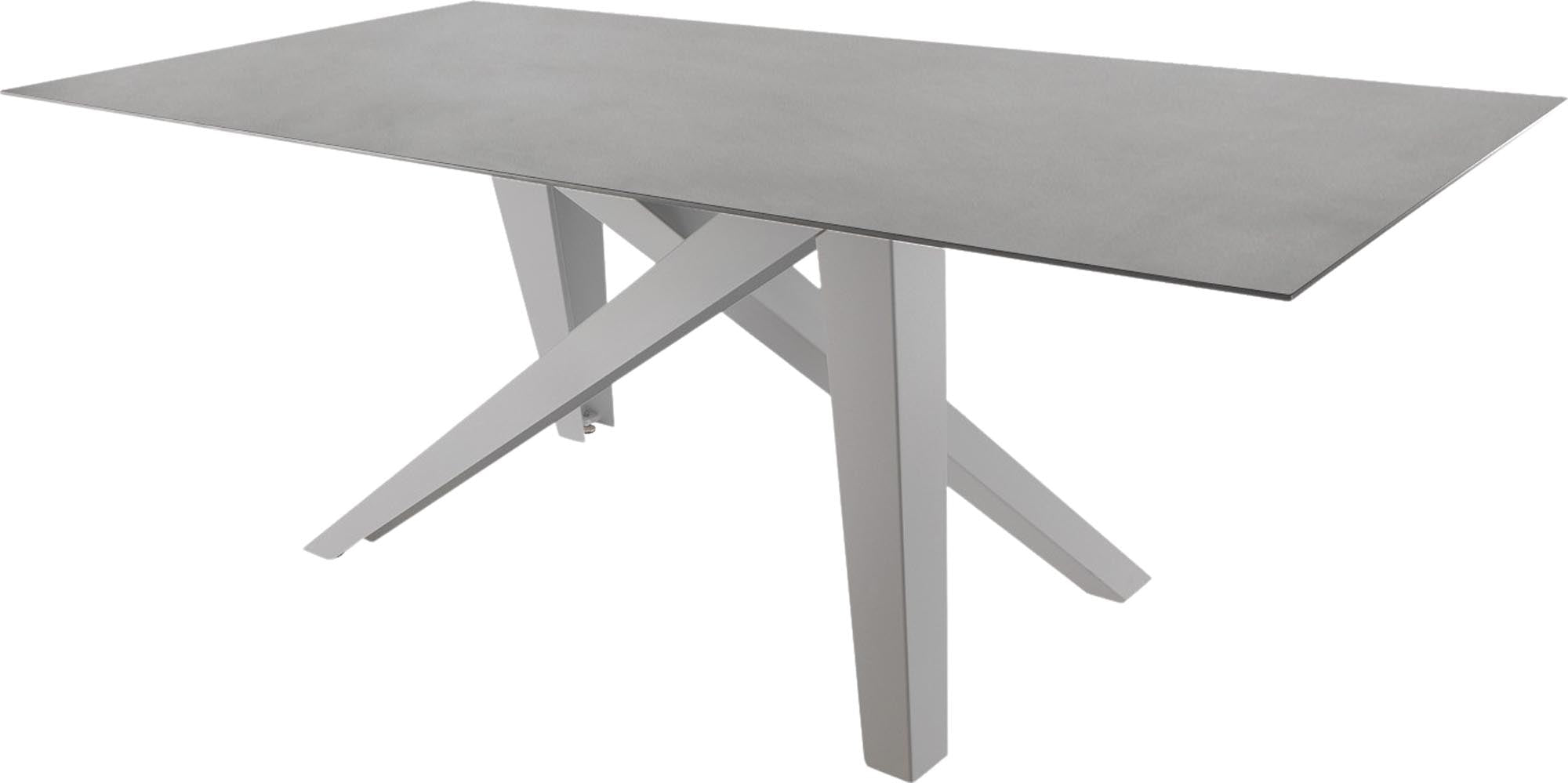 Fiberglastisch Mythen: Langlebiges Design für moderne Aussenbereiche.