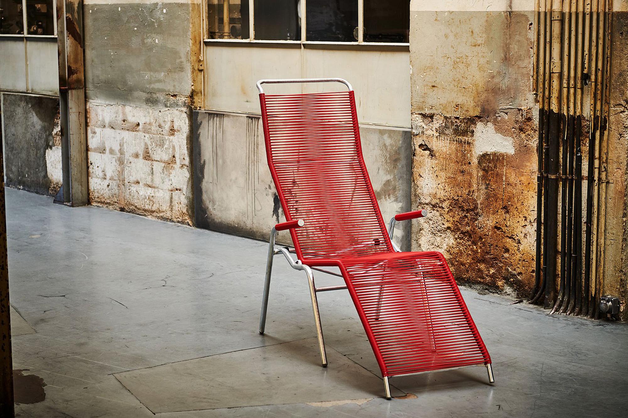 Die Säntis Spaghetti Liege von Schaffner vereint modernes Design mit höchstem Komfort für entspannte Stunden im Freien.