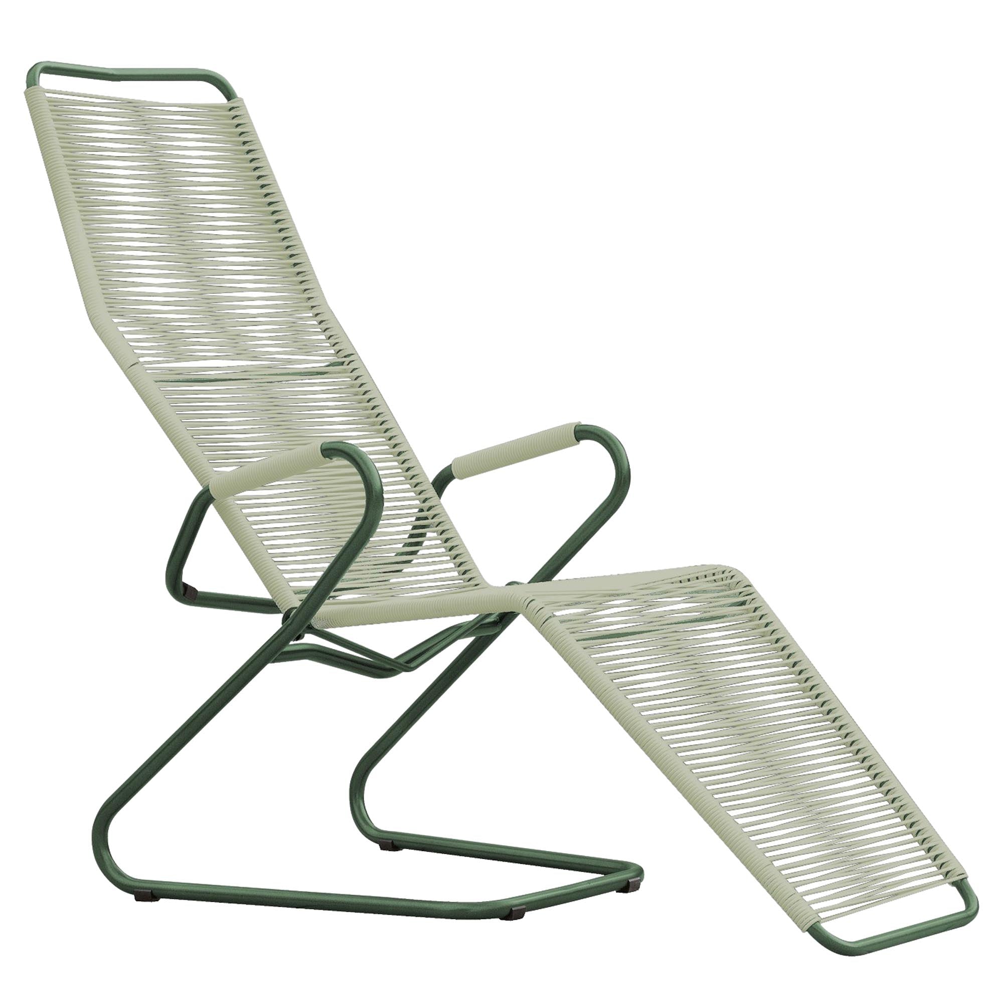 Eleganter Liegestuhl Locarno Spaghetti von Schaffner, ideal für entspannte Stunden im Freien, kombiniert modernes Design mit hohem Sitzkomfort.