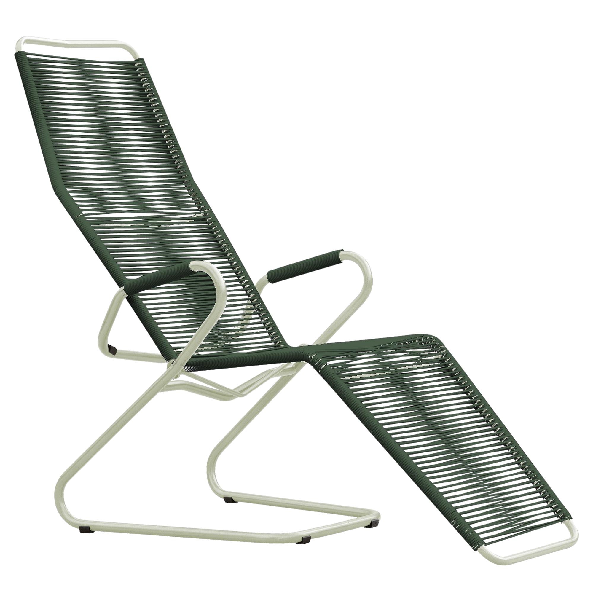 Der Locarno Spaghetti Liegestuhl von Schaffner bietet stilvolle Entspannung im Freien mit seinem einzigartigen, eleganten Design und bequemen Sitz.