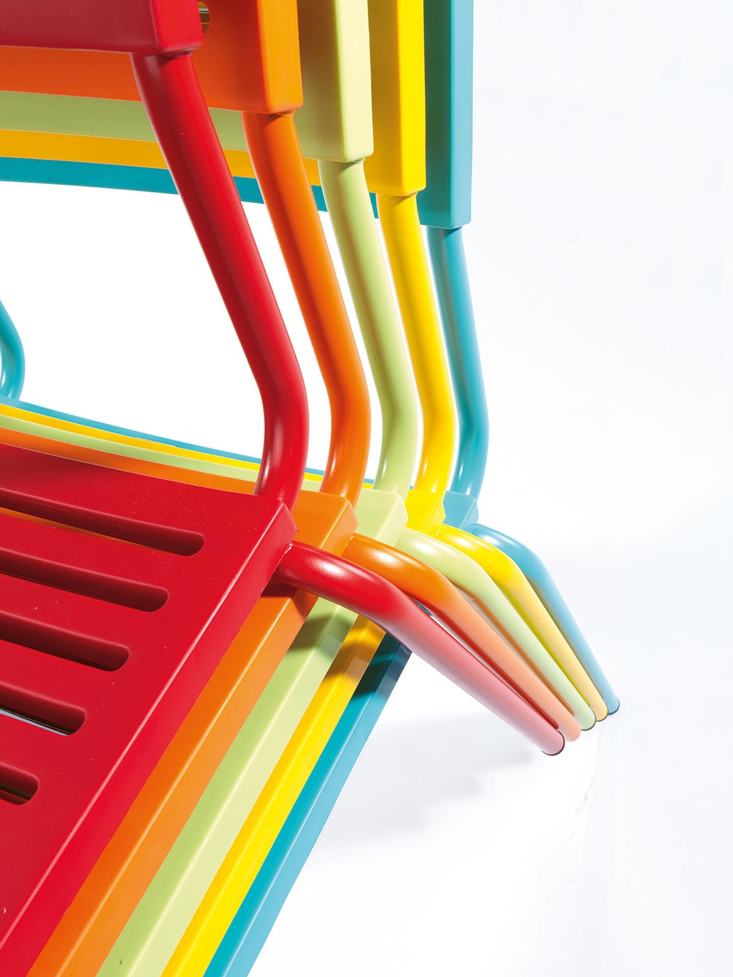 Bodensee Lamello-Gartenstuhl ohne Armlehne in Rot präsentiert im Onlineshop von KAQTU Design AG. Gartenstuhl ist von Schaffner