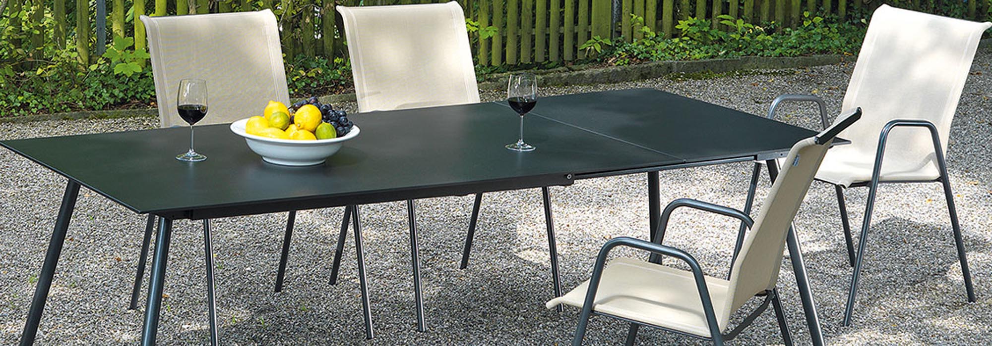 Entdecken Sie den Matten-Sessel Locarno von Schaffner – Ihr idealer Begleiter für entspannte Stunden im Freien.