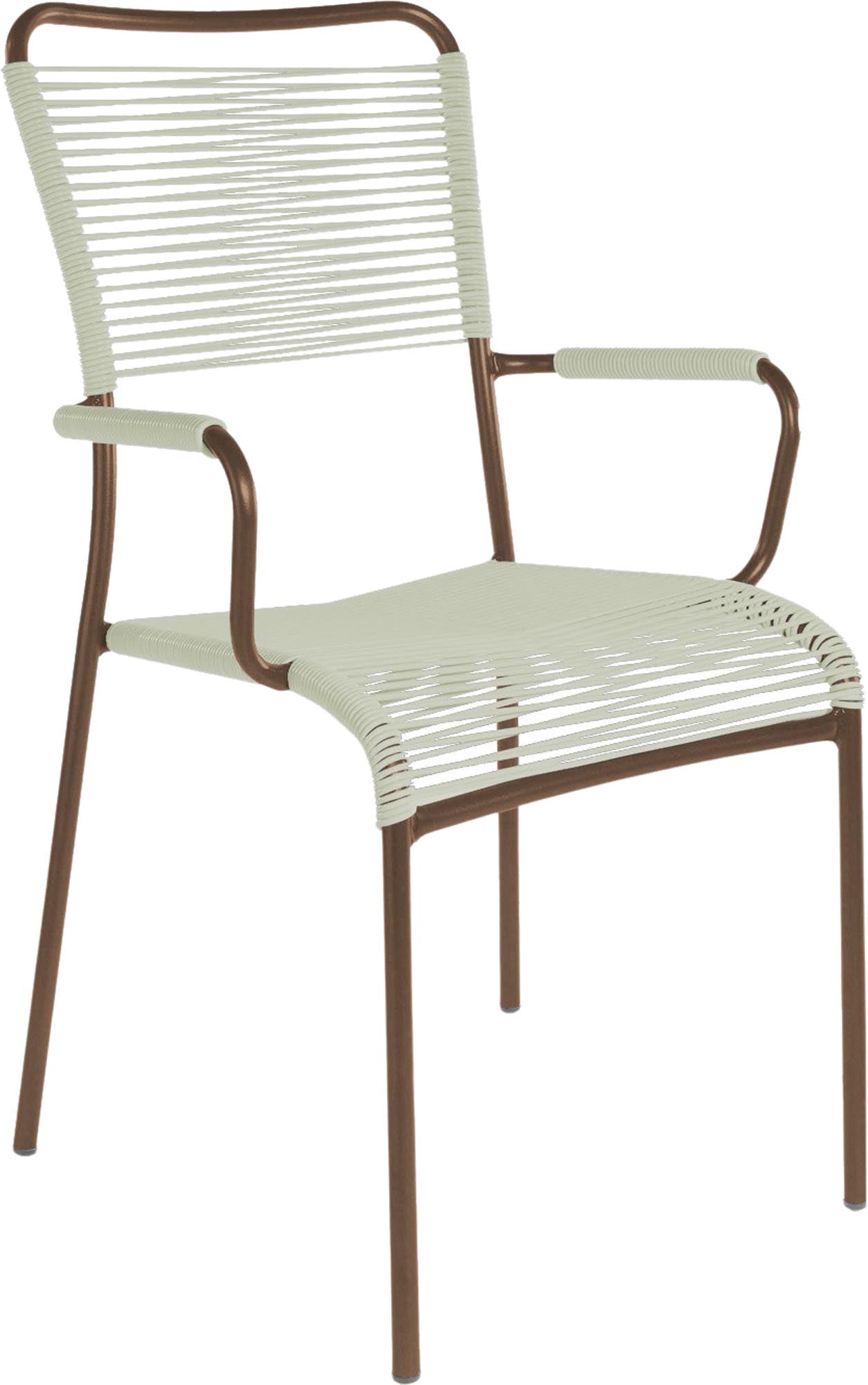 Eleganter Spaghettistuhl Mendrisio mit komfortablen Armlehnen von Schaffner – ideal für stilvolle Innen- und Außeneinrichtungen.