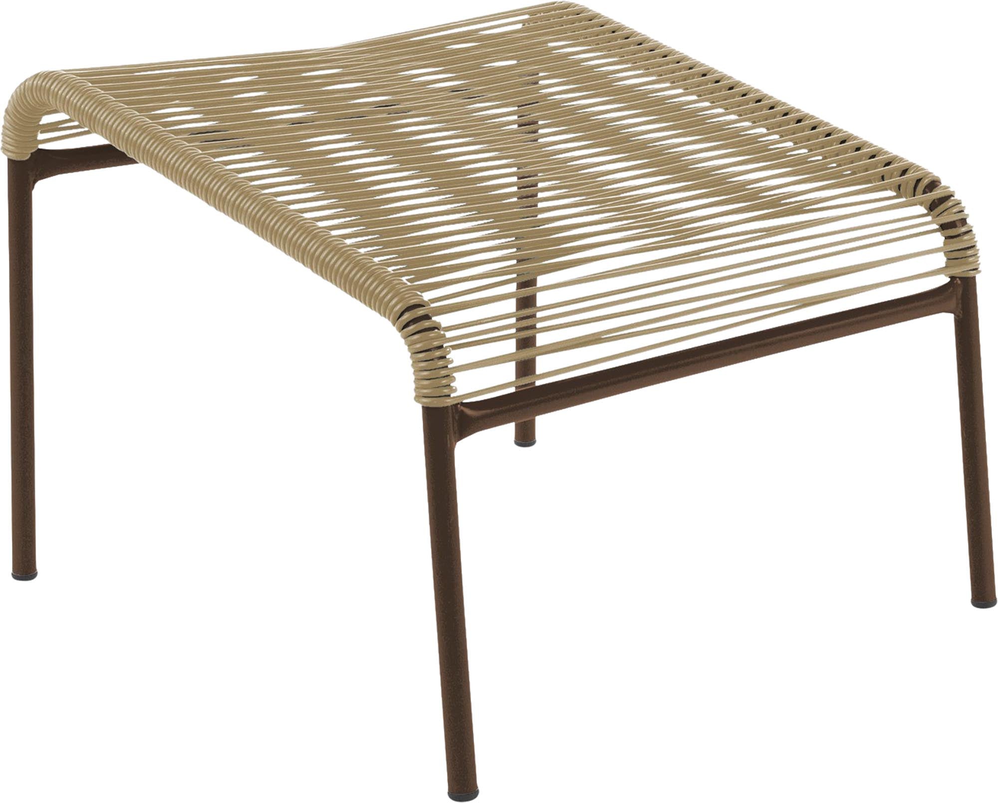 Stilvoller Hocker Lounger Spaghetti für farbenfrohe Outdoor-Oasen.