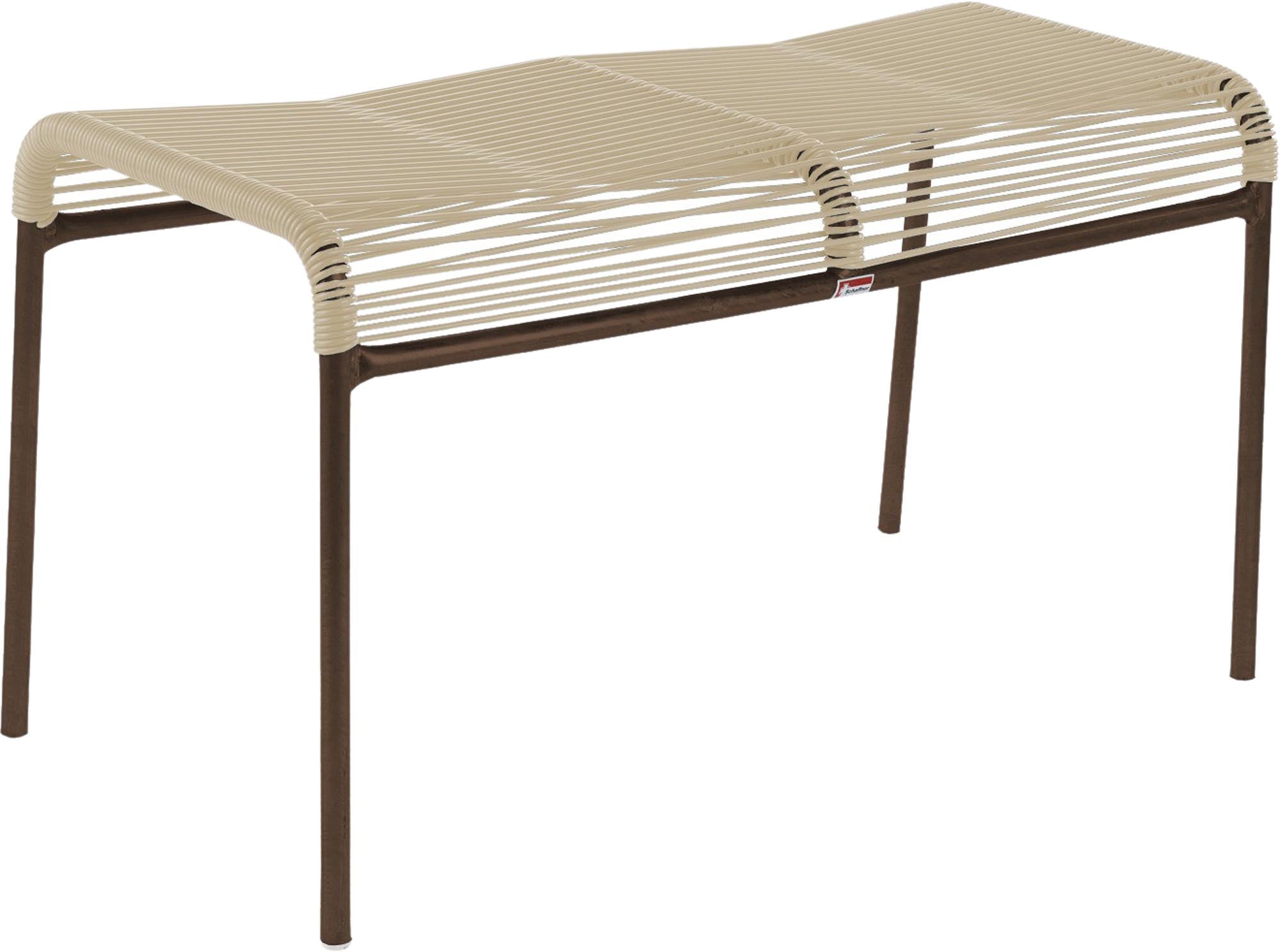 Eleganter Säntis Spaghetti Hocker: Komfort trifft auf Schweizer Design.