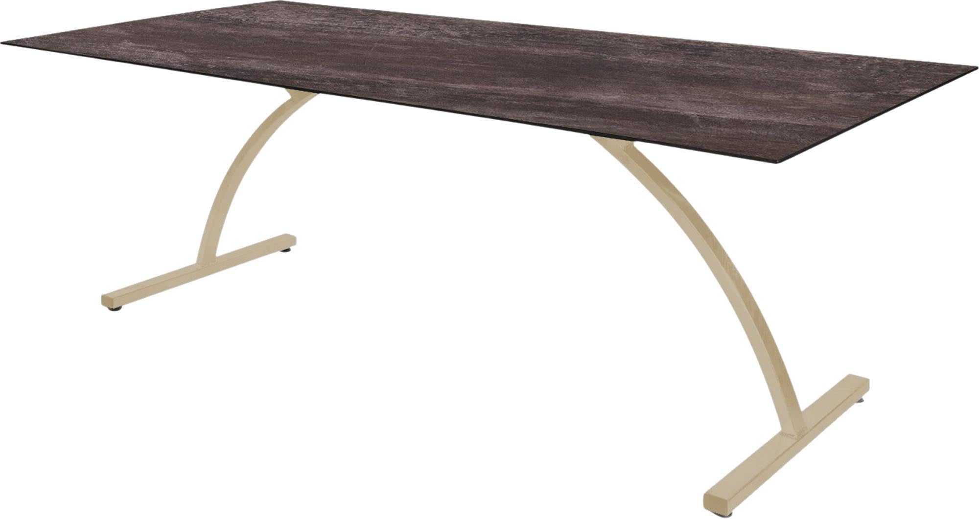 Bernardino Gartentisch aus Glasfaser 220x100 klappbar in Stromboli dunkel präsentiert im Onlineshop von KAQTU Design AG. Gartentisch ist von Schaffner